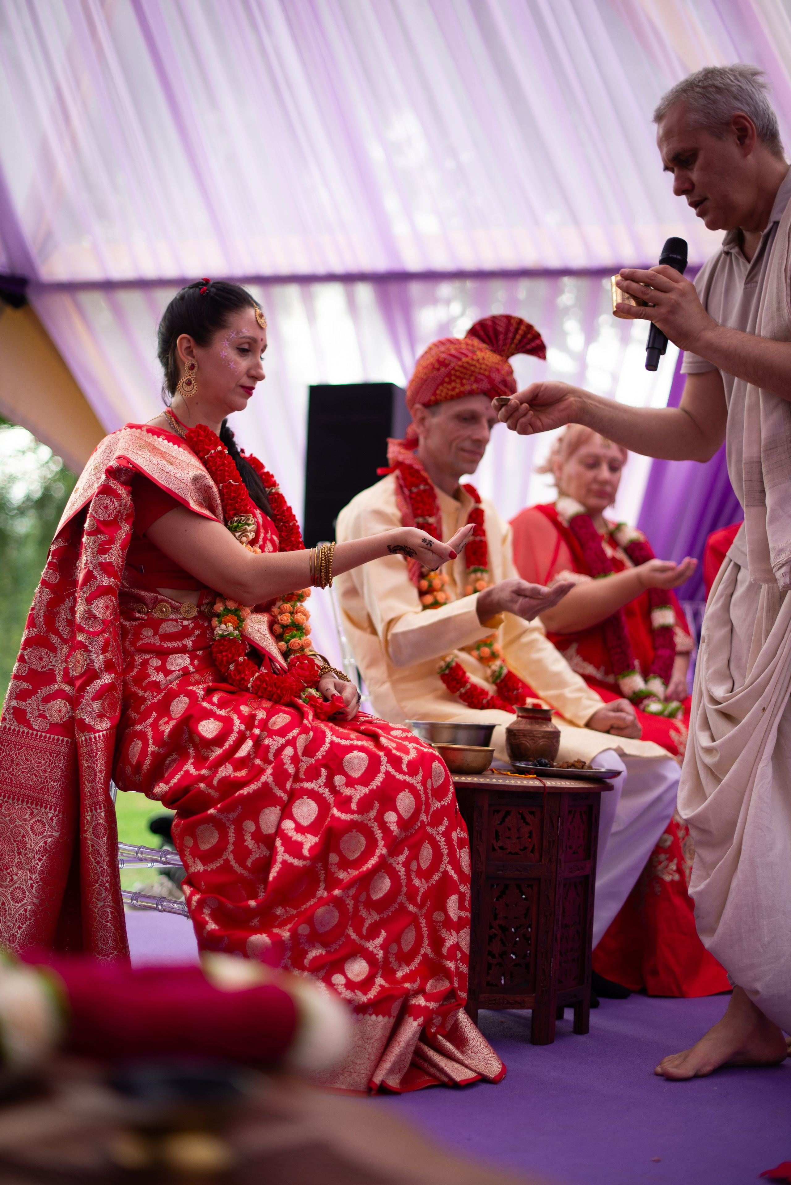 Свадьба в ведической традиции на фестивале День Индии 2025. Victoria Radjevna Репортажный Фотограф — Видеограф Москва • Санкт-Петербург