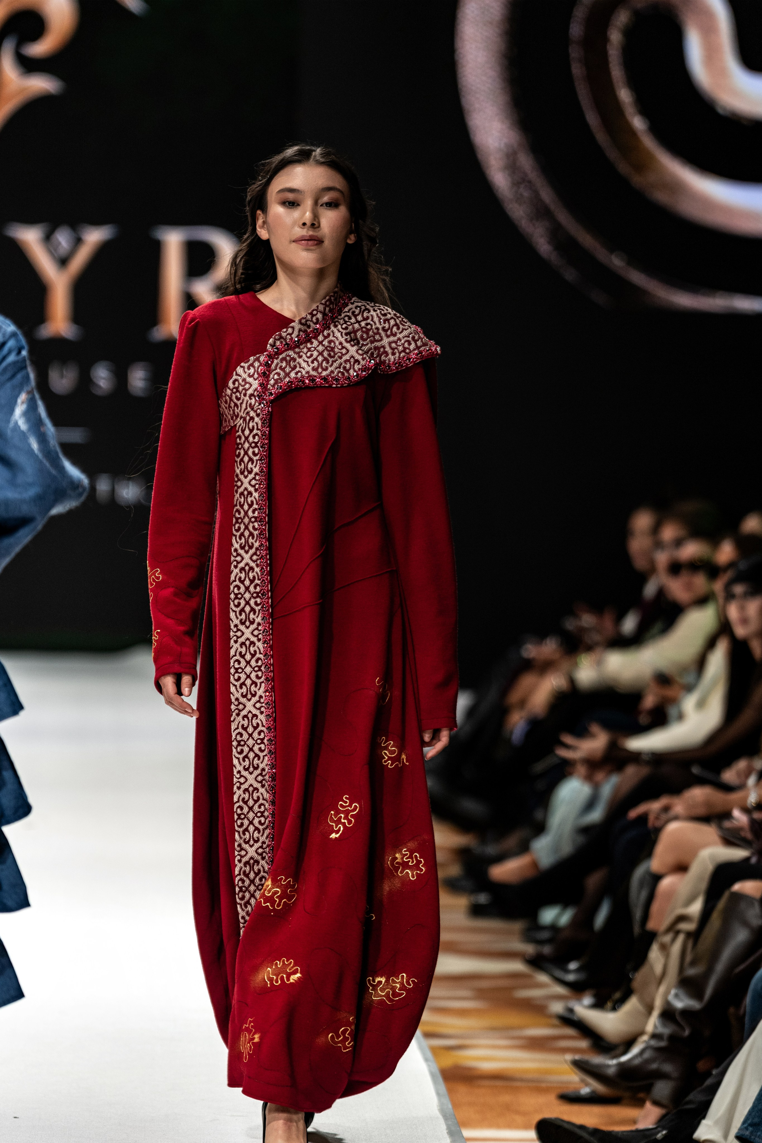 Fashion House TAMYR. Сайт Алматинского НЮ АРТ, будуар и фэшн фотографа Дениса Карпенко