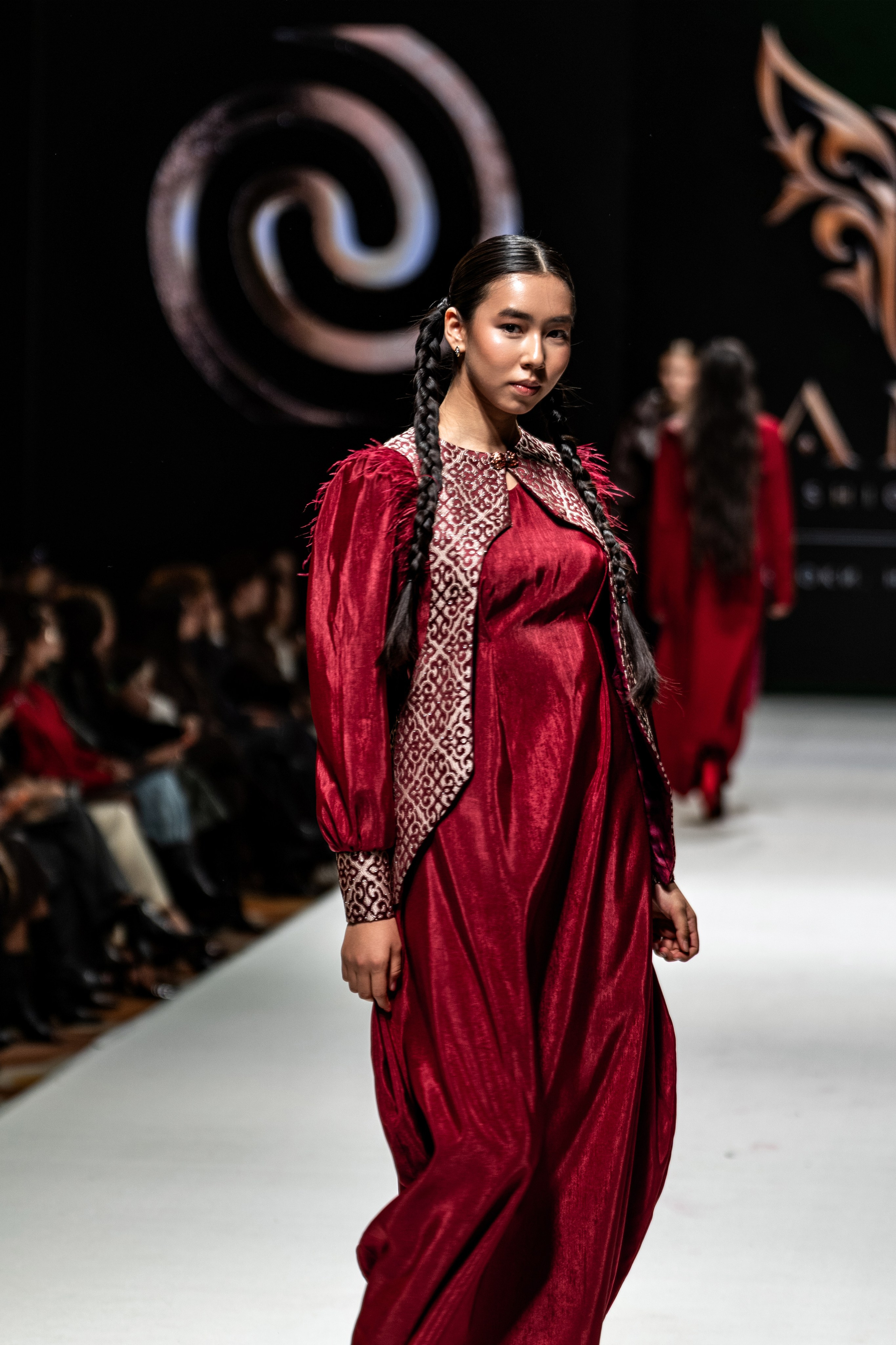 Fashion House TAMYR. Сайт Алматинского НЮ АРТ, будуар и фэшн фотографа Дениса Карпенко