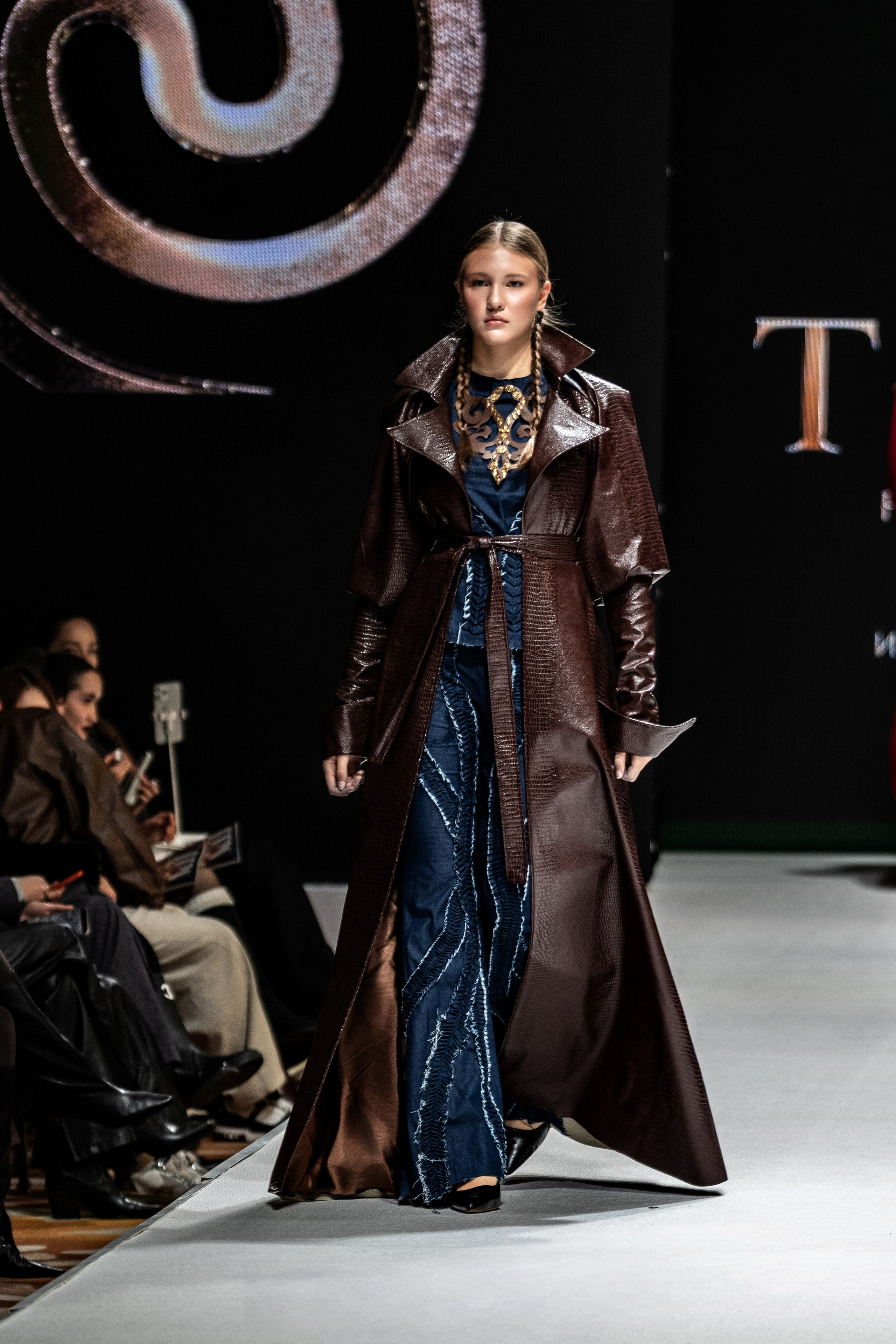 Fashion House TAMYR. Сайт Алматинского НЮ АРТ, будуар и фэшн фотографа Дениса Карпенко
