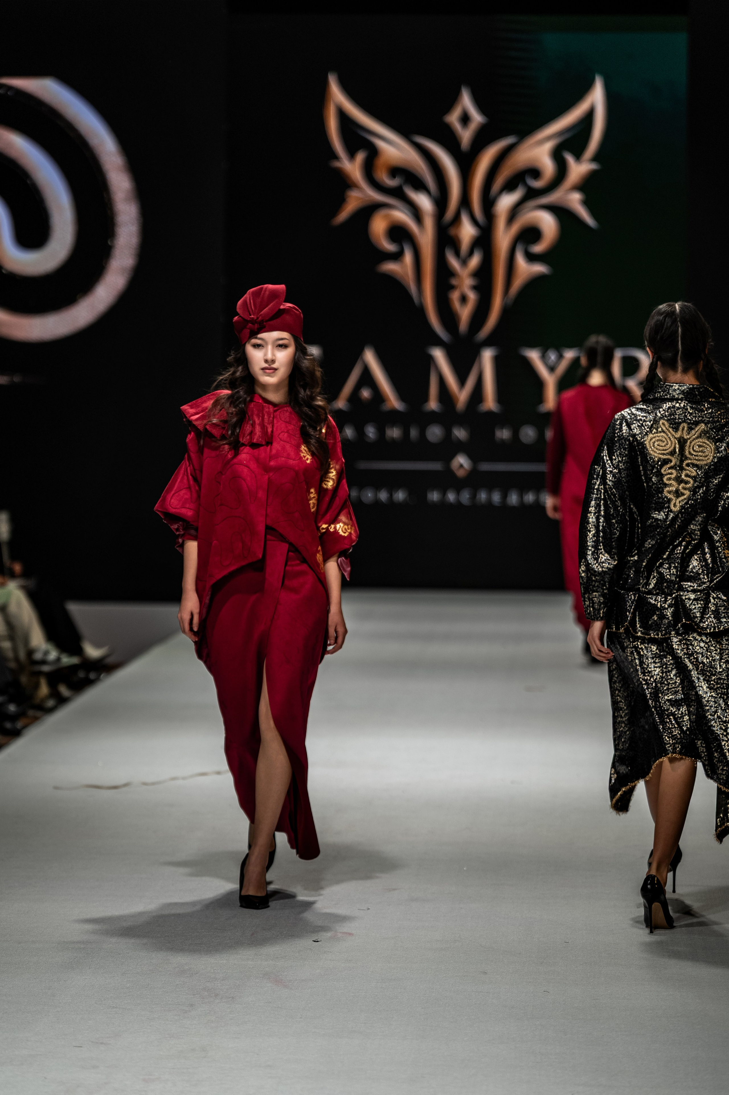 Fashion House TAMYR. Сайт Алматинского НЮ АРТ, будуар и фэшн фотографа Дениса Карпенко