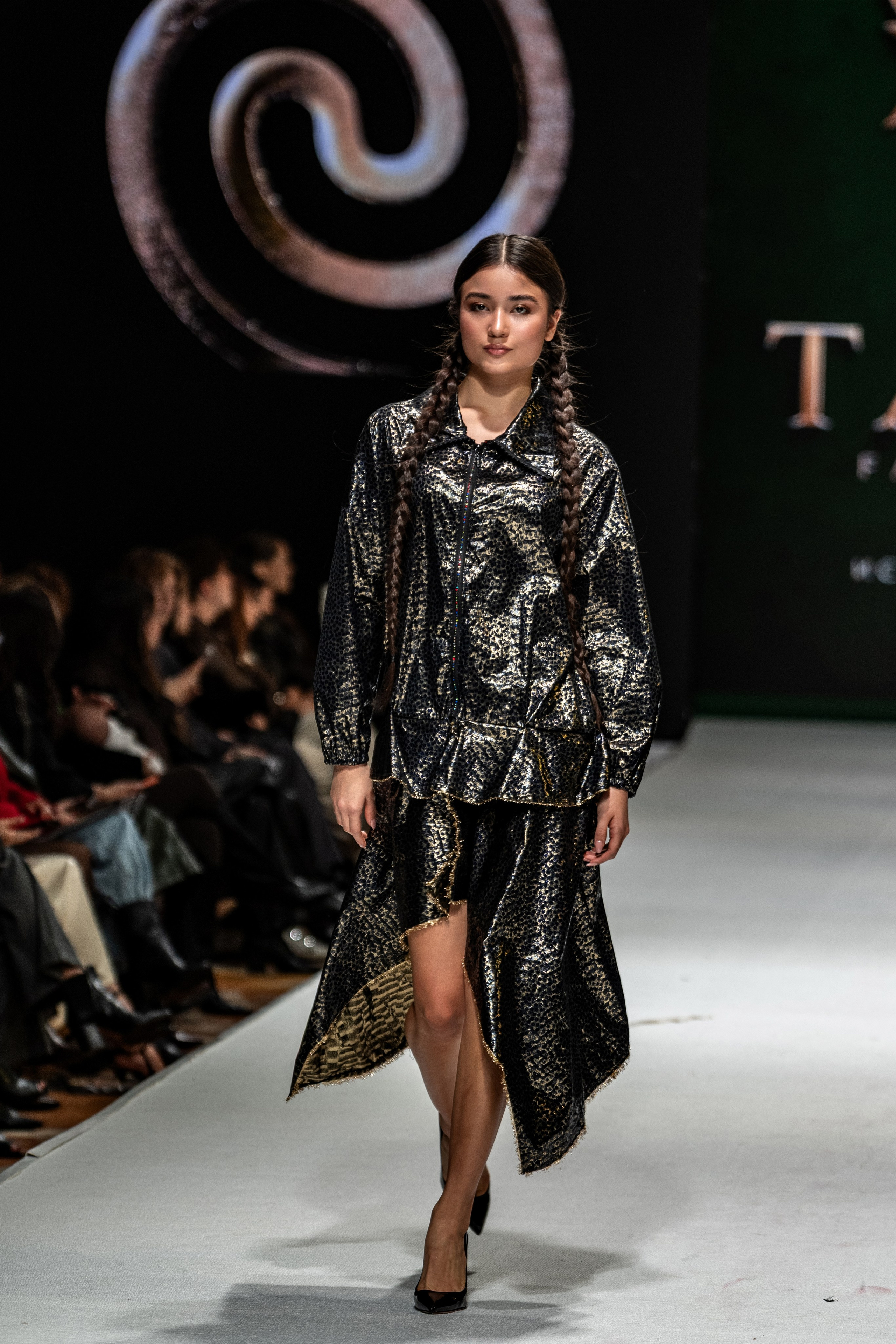 Fashion House TAMYR. Сайт Алматинского НЮ АРТ, будуар и фэшн фотографа Дениса Карпенко