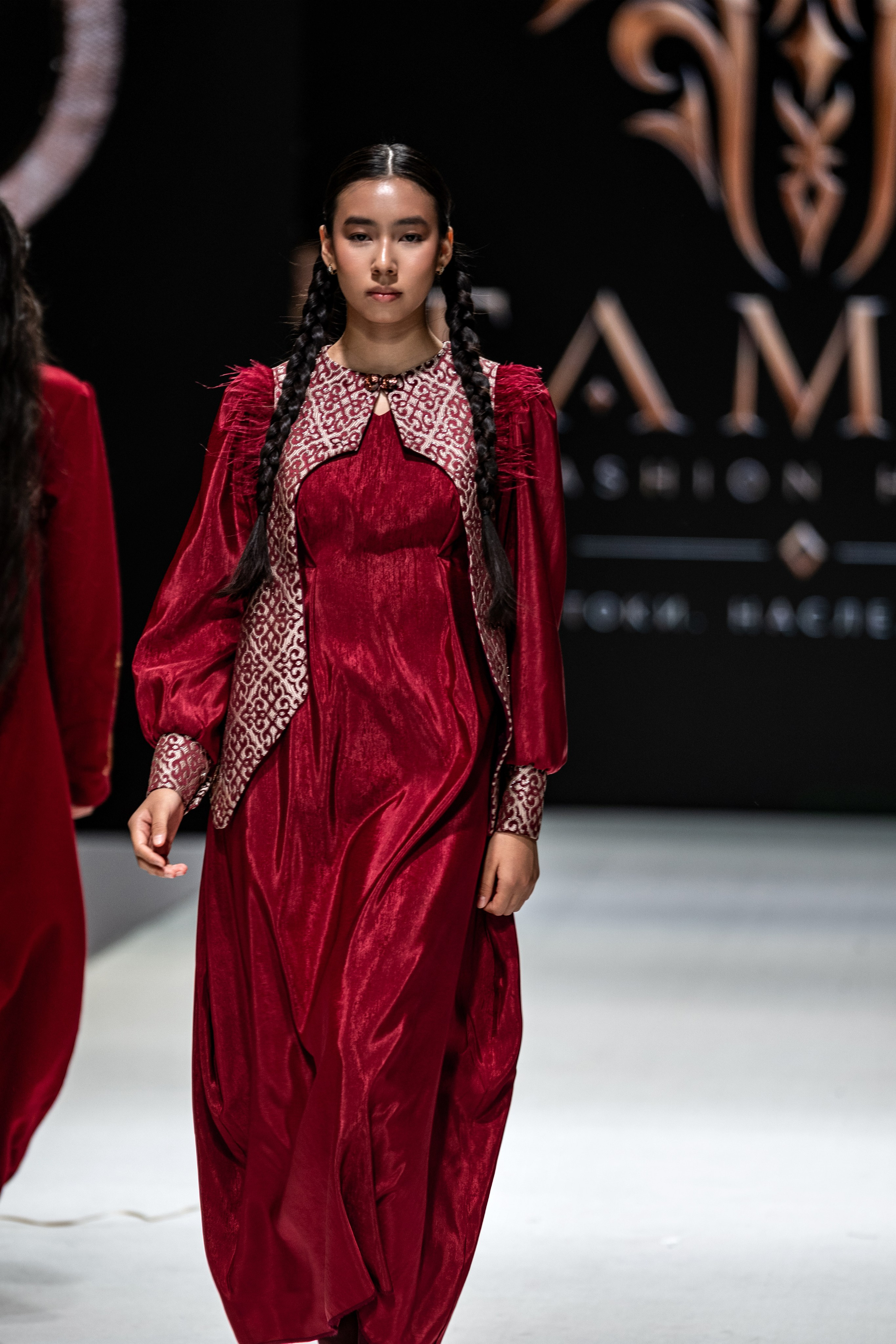 Fashion House TAMYR. Сайт Алматинского НЮ АРТ, будуар и фэшн фотографа Дениса Карпенко