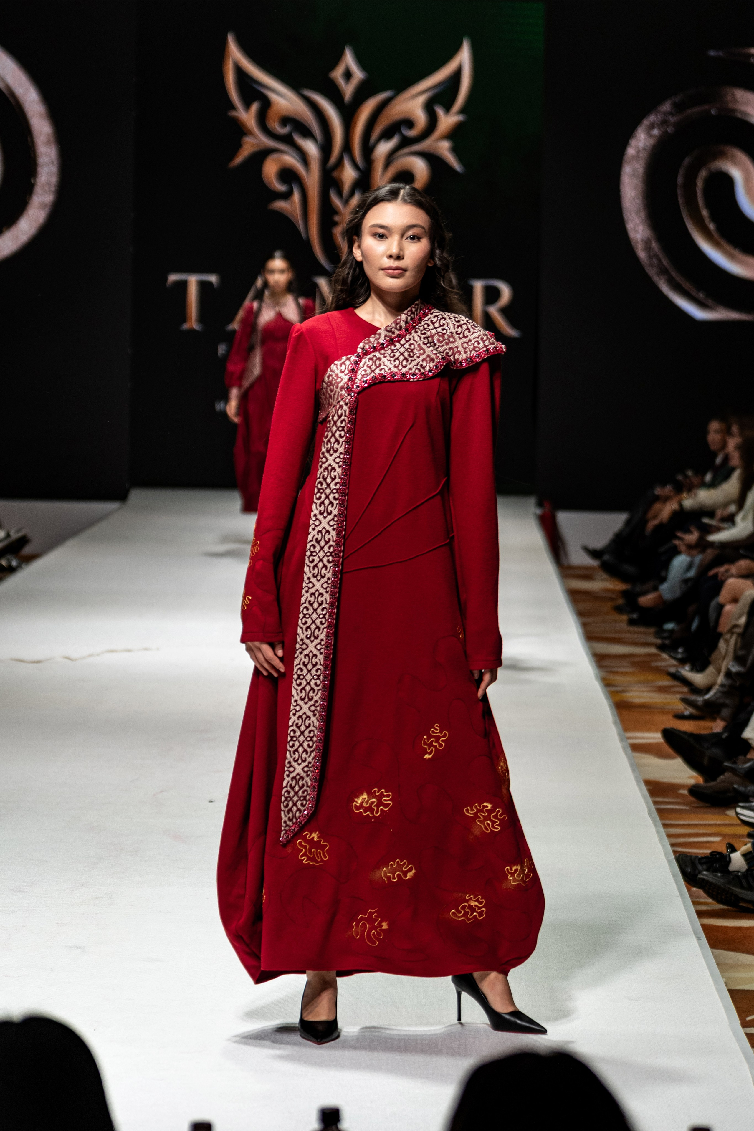 Fashion House TAMYR. Сайт Алматинского НЮ АРТ, будуар и фэшн фотографа Дениса Карпенко