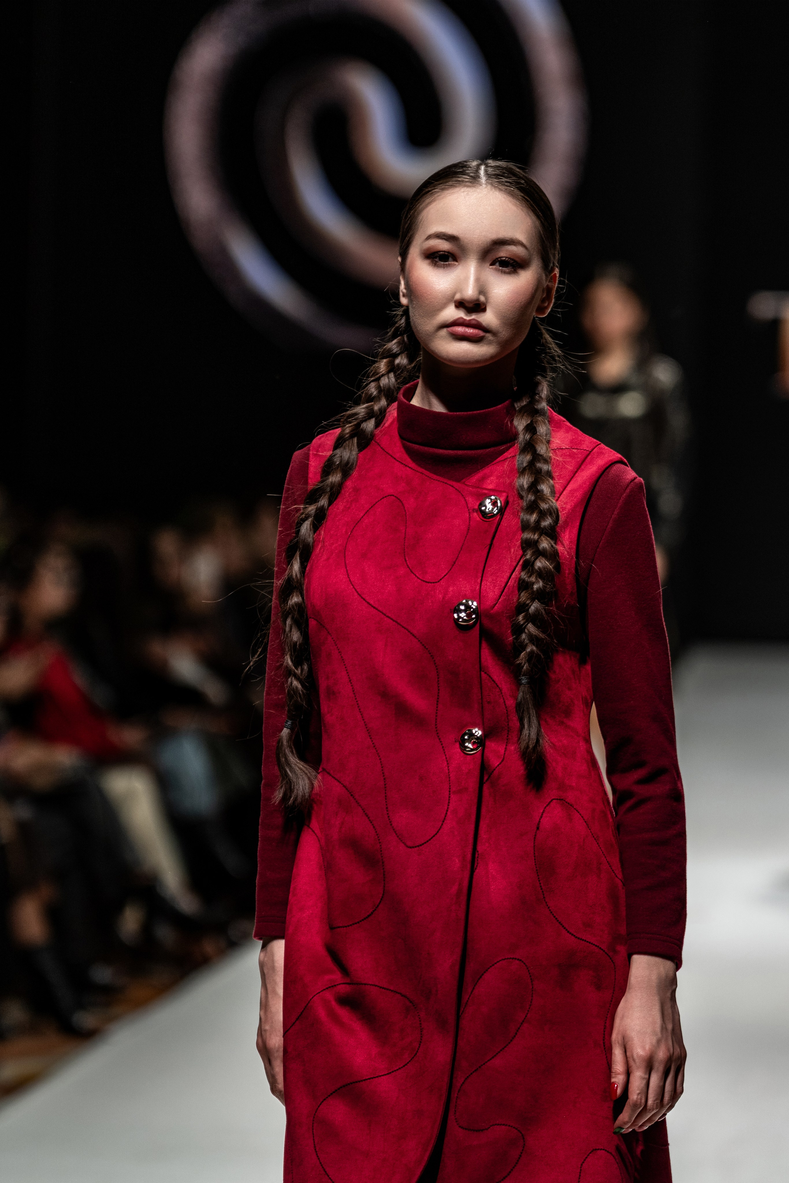 Fashion House TAMYR. Сайт Алматинского НЮ АРТ, будуар и фэшн фотографа Дениса Карпенко