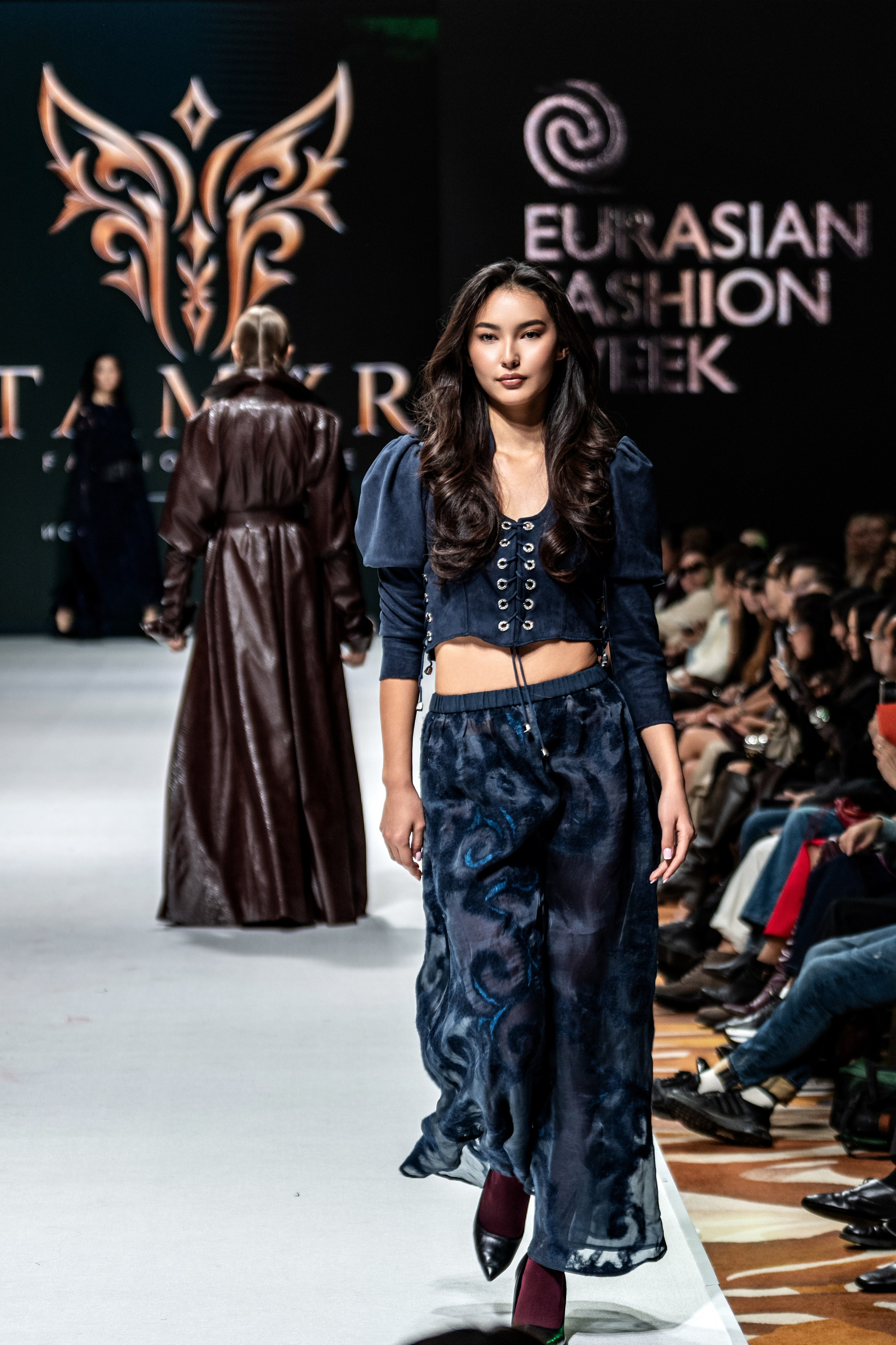 Fashion House TAMYR. Сайт Алматинского НЮ АРТ, будуар и фэшн фотографа Дениса Карпенко