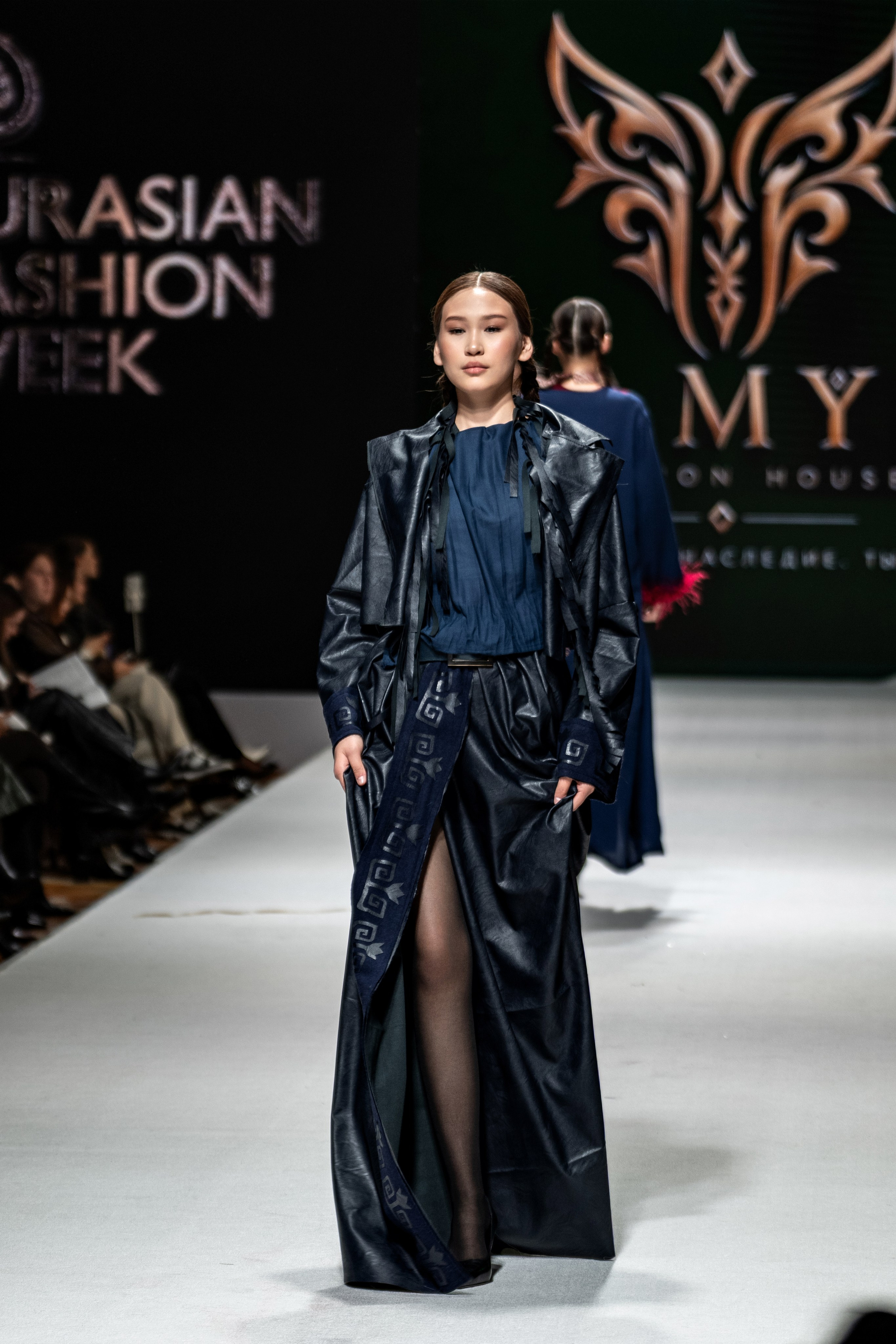 Fashion House TAMYR. Сайт Алматинского НЮ АРТ, будуар и фэшн фотографа Дениса Карпенко