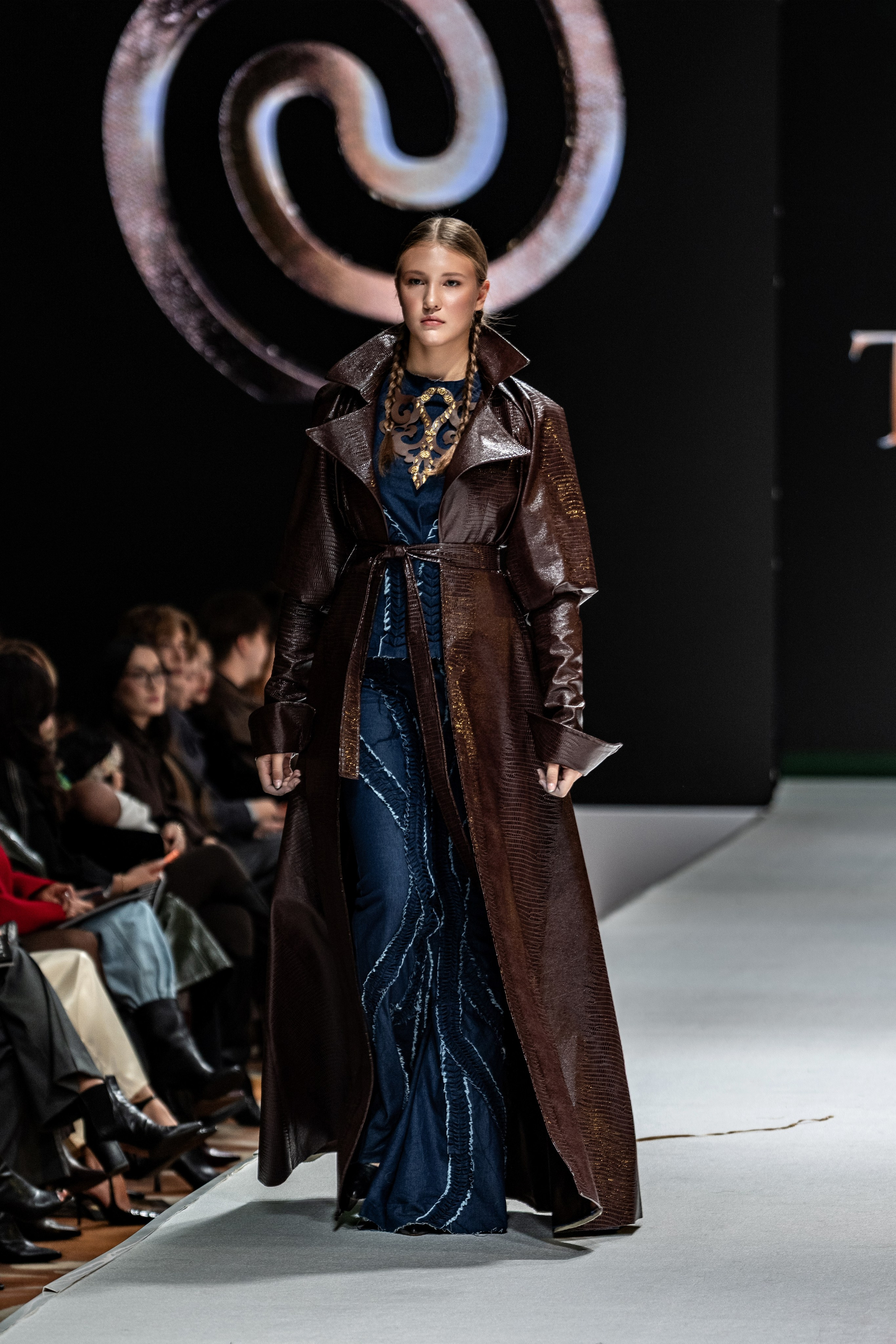 Fashion House TAMYR. Сайт Алматинского НЮ АРТ, будуар и фэшн фотографа Дениса Карпенко