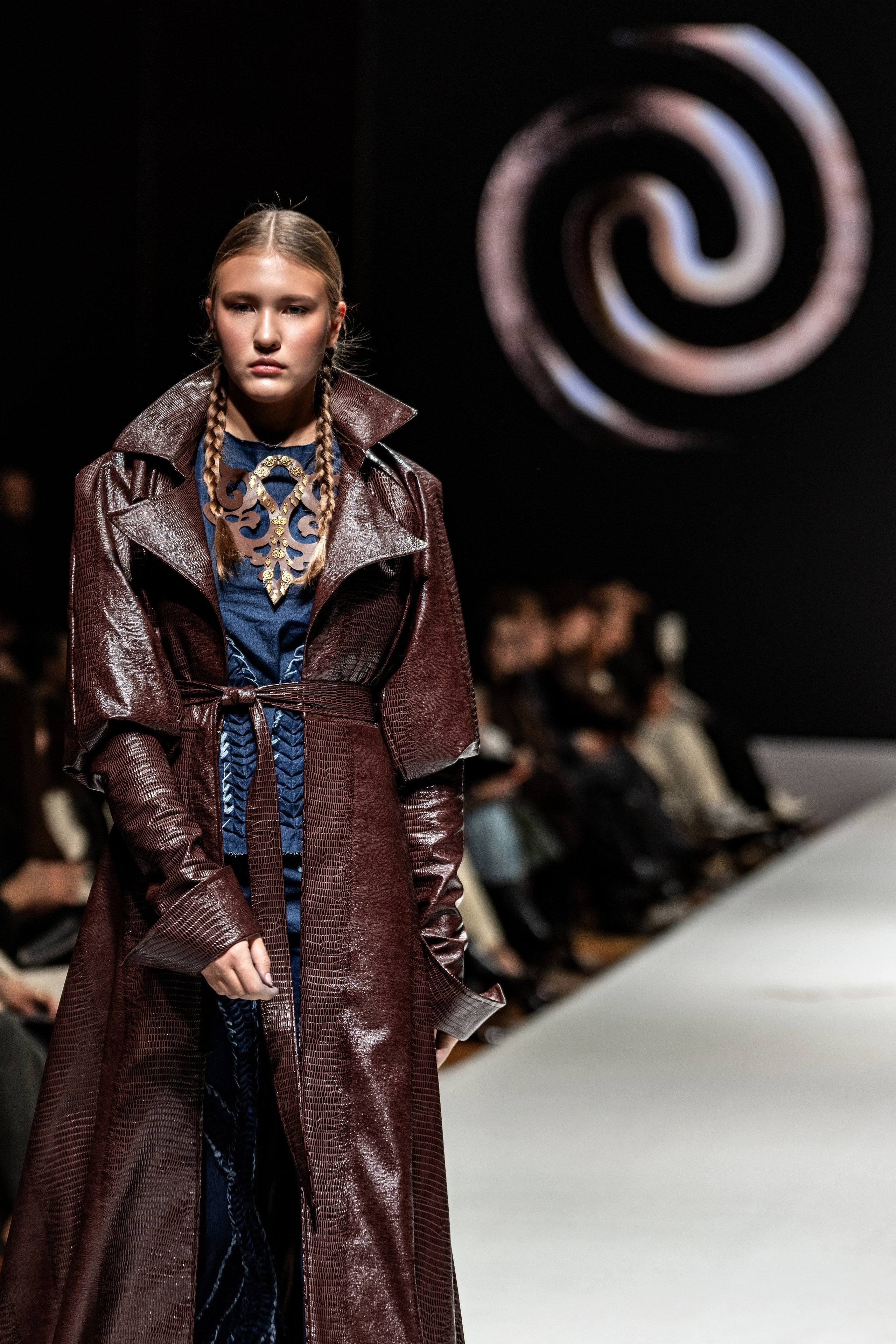 Fashion House TAMYR. Сайт Алматинского НЮ АРТ, будуар и фэшн фотографа Дениса Карпенко