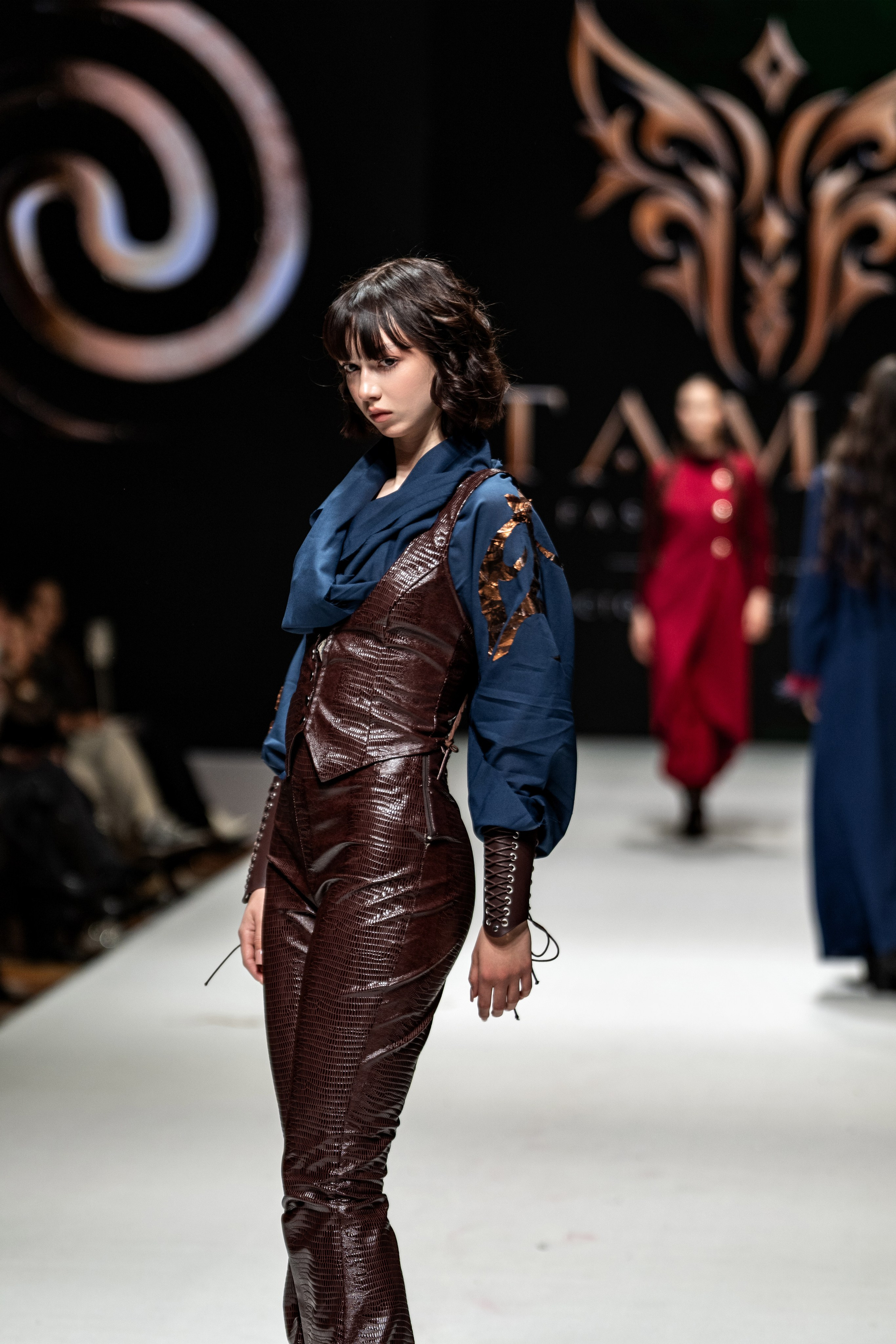 Fashion House TAMYR. Сайт Алматинского НЮ АРТ, будуар и фэшн фотографа Дениса Карпенко