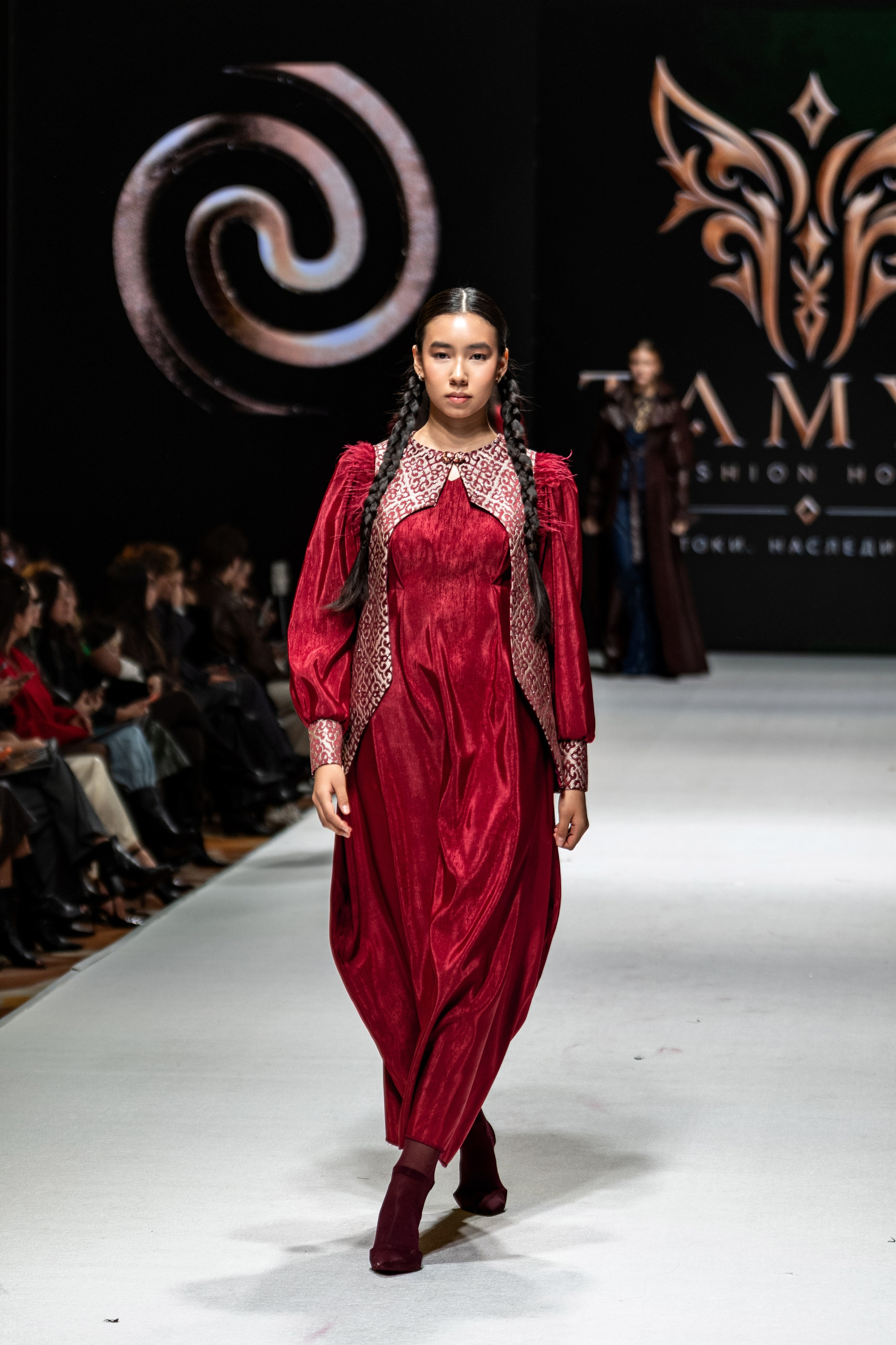 Fashion House TAMYR. Сайт Алматинского НЮ АРТ, будуар и фэшн фотографа Дениса Карпенко