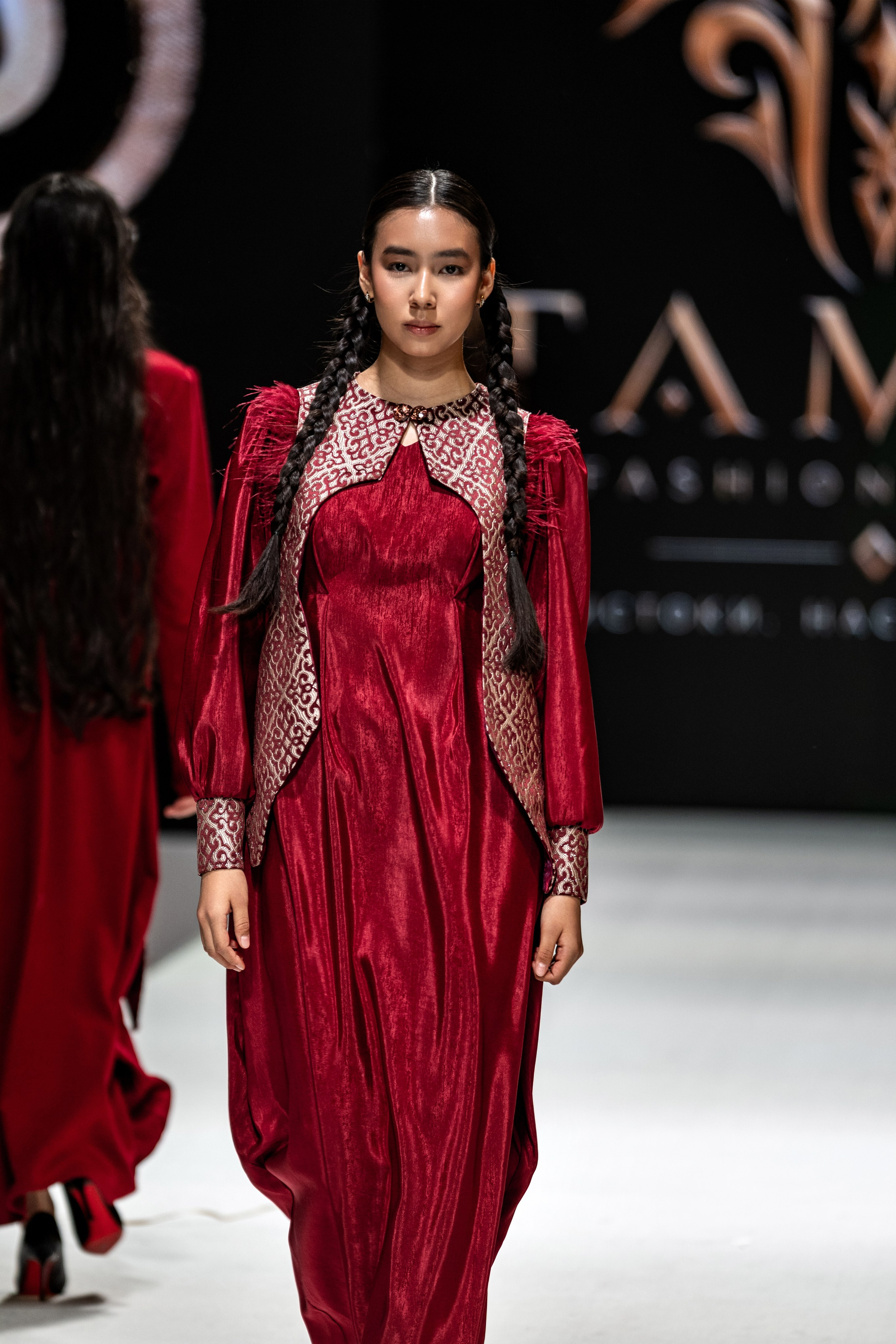 Fashion House TAMYR. Сайт Алматинского НЮ АРТ, будуар и фэшн фотографа Дениса Карпенко