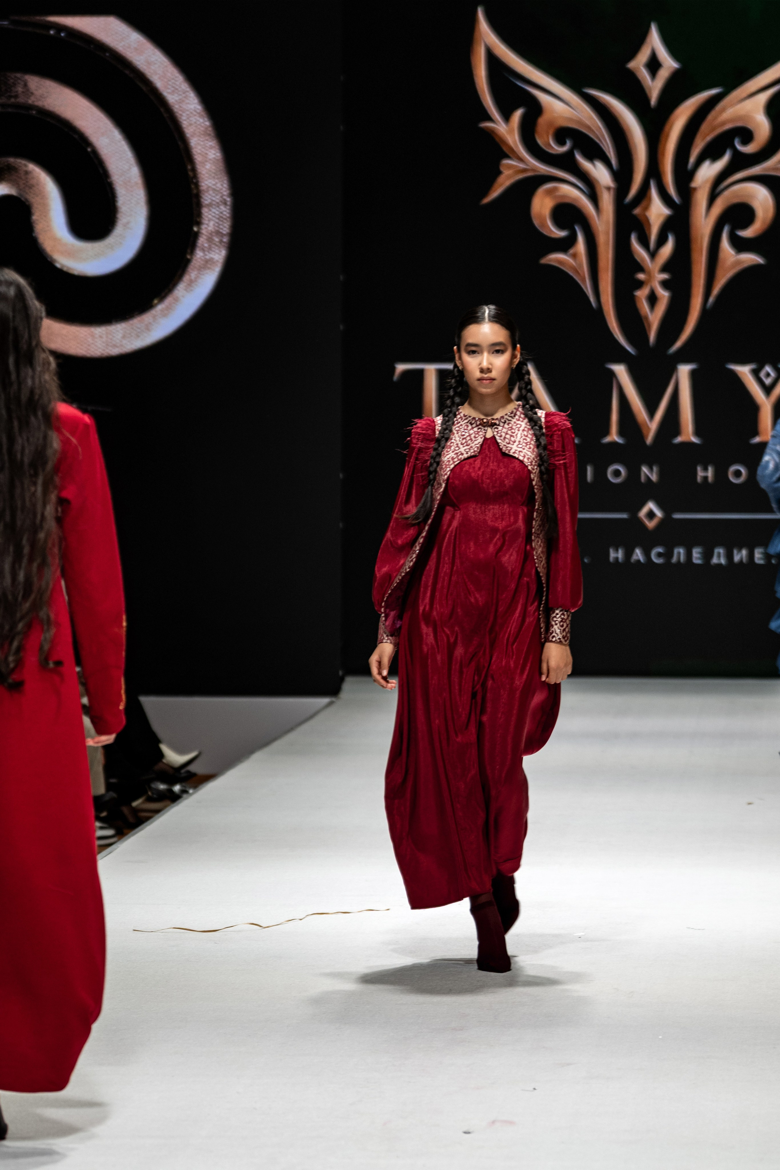 Fashion House TAMYR. Сайт Алматинского НЮ АРТ, будуар и фэшн фотографа Дениса Карпенко