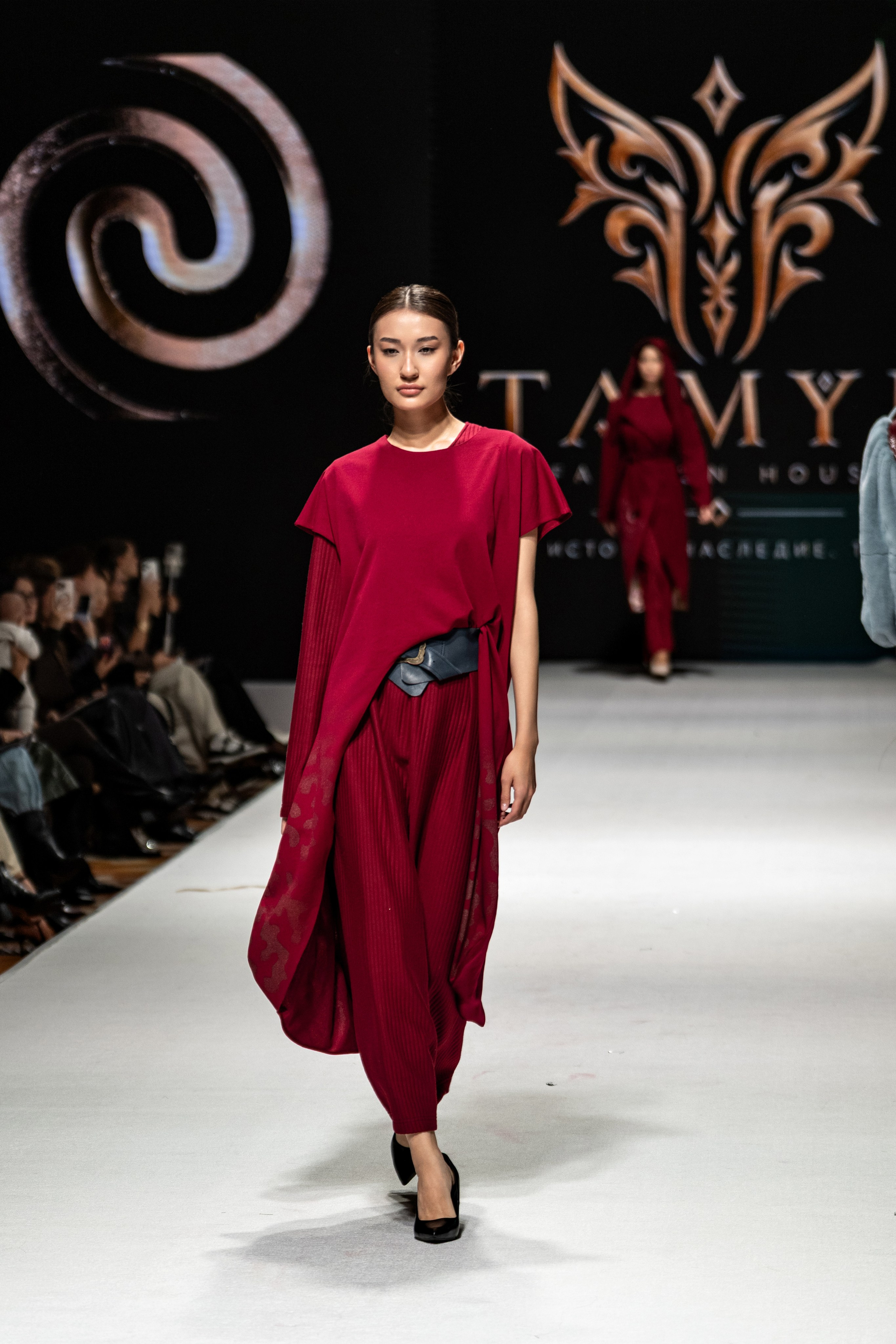 Fashion House TAMYR. Сайт Алматинского НЮ АРТ, будуар и фэшн фотографа Дениса Карпенко