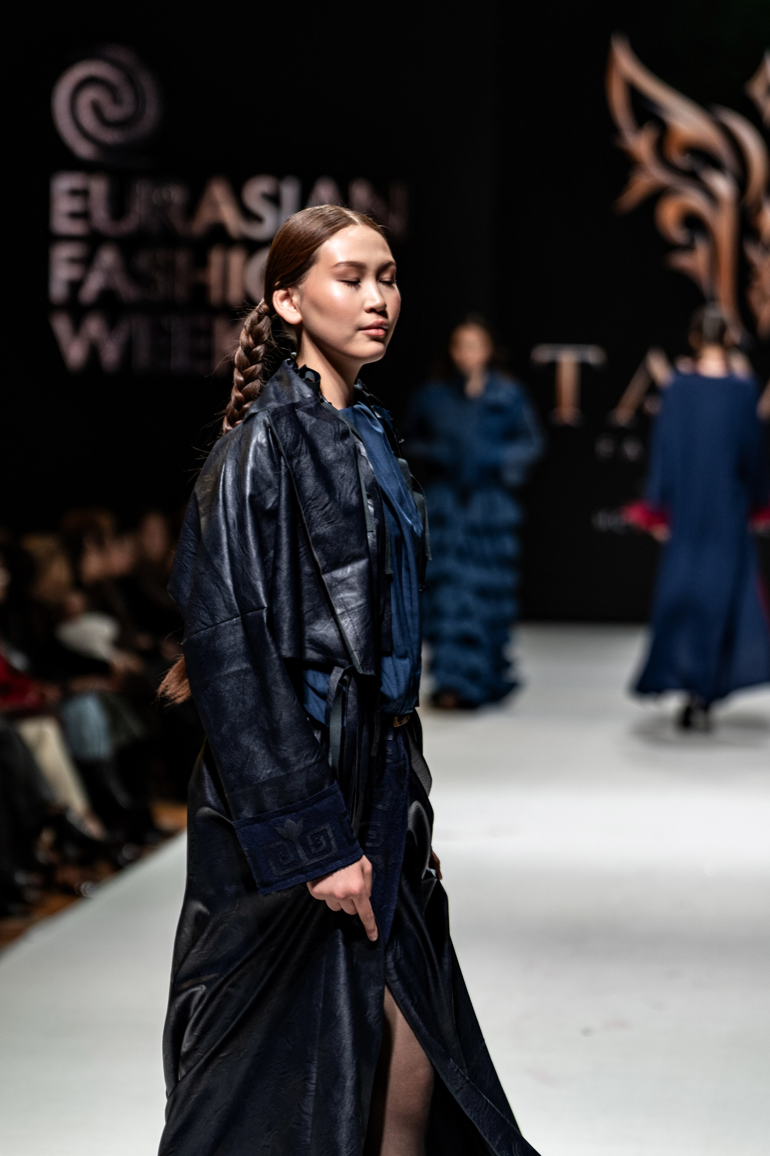 Fashion House TAMYR. Сайт Алматинского НЮ АРТ, будуар и фэшн фотографа Дениса Карпенко