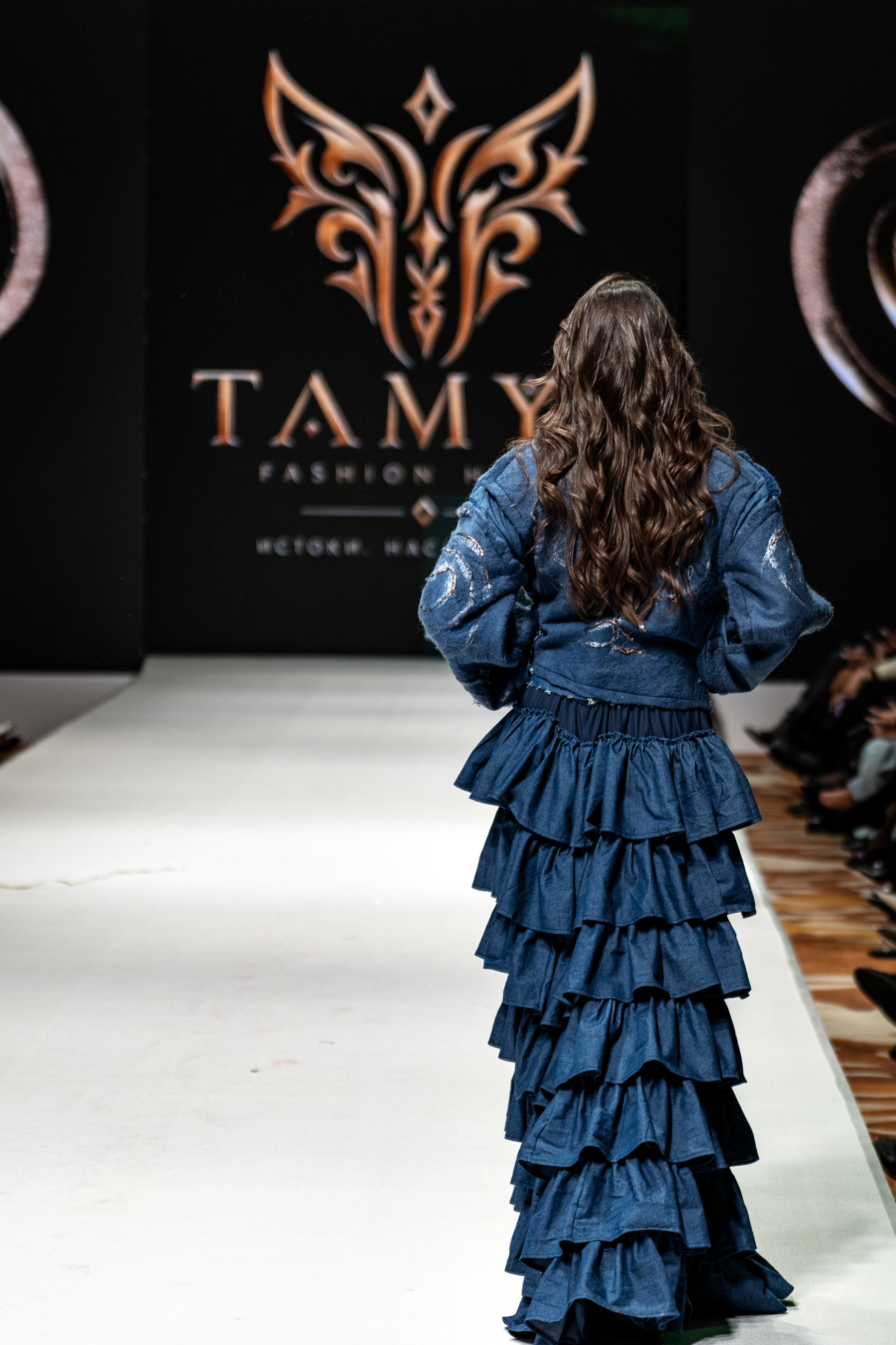 Fashion House TAMYR. Сайт Алматинского НЮ АРТ, будуар и фэшн фотографа Дениса Карпенко