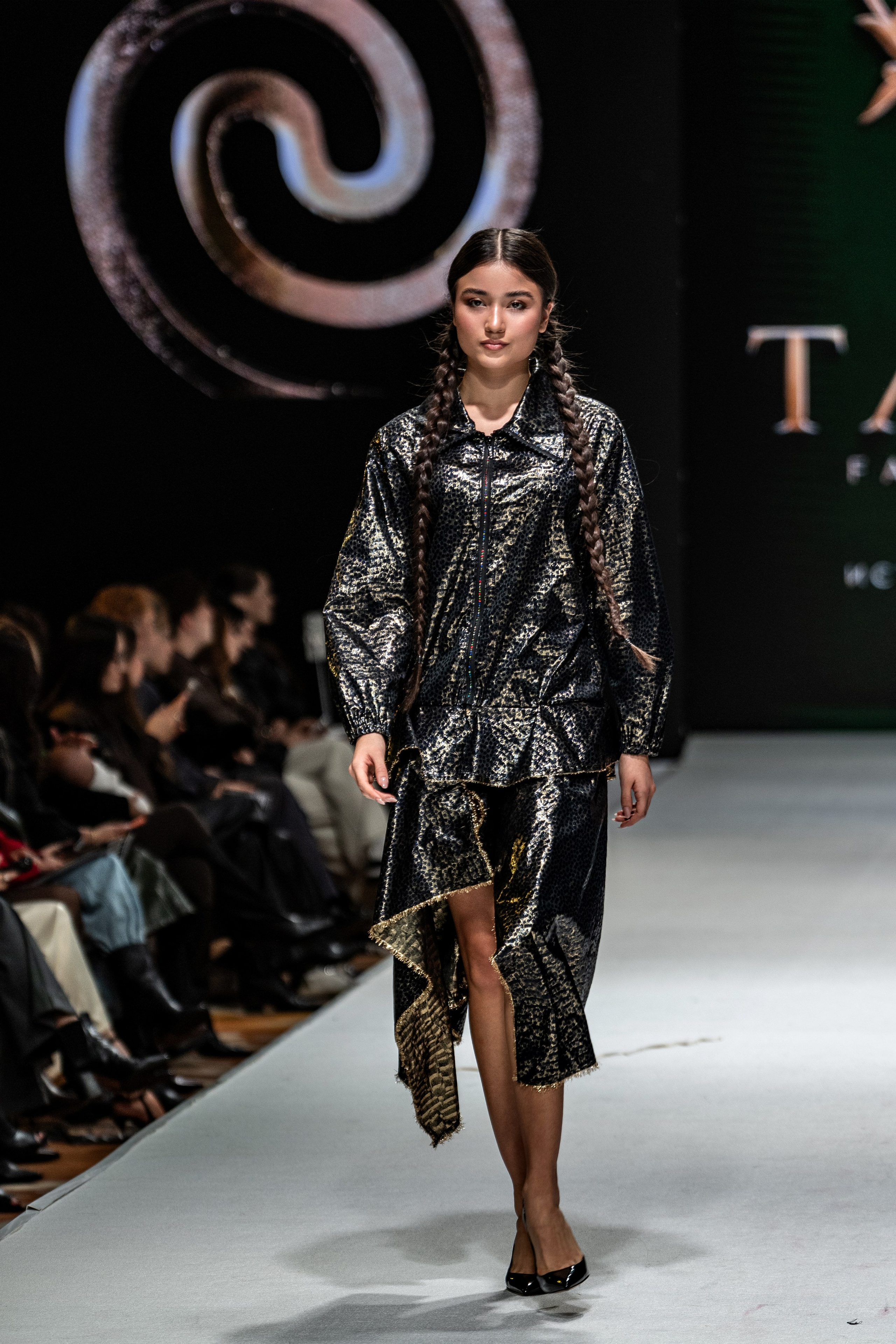 Fashion House TAMYR. Сайт Алматинского НЮ АРТ, будуар и фэшн фотографа Дениса Карпенко
