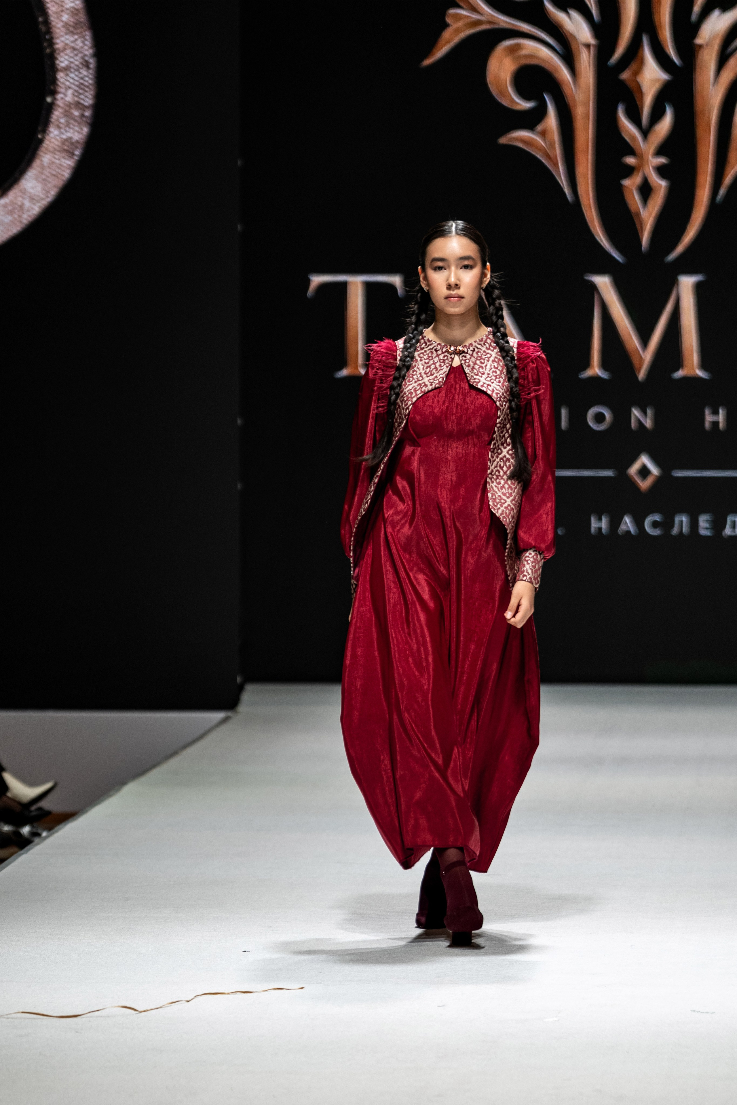Fashion House TAMYR. Сайт Алматинского НЮ АРТ, будуар и фэшн фотографа Дениса Карпенко