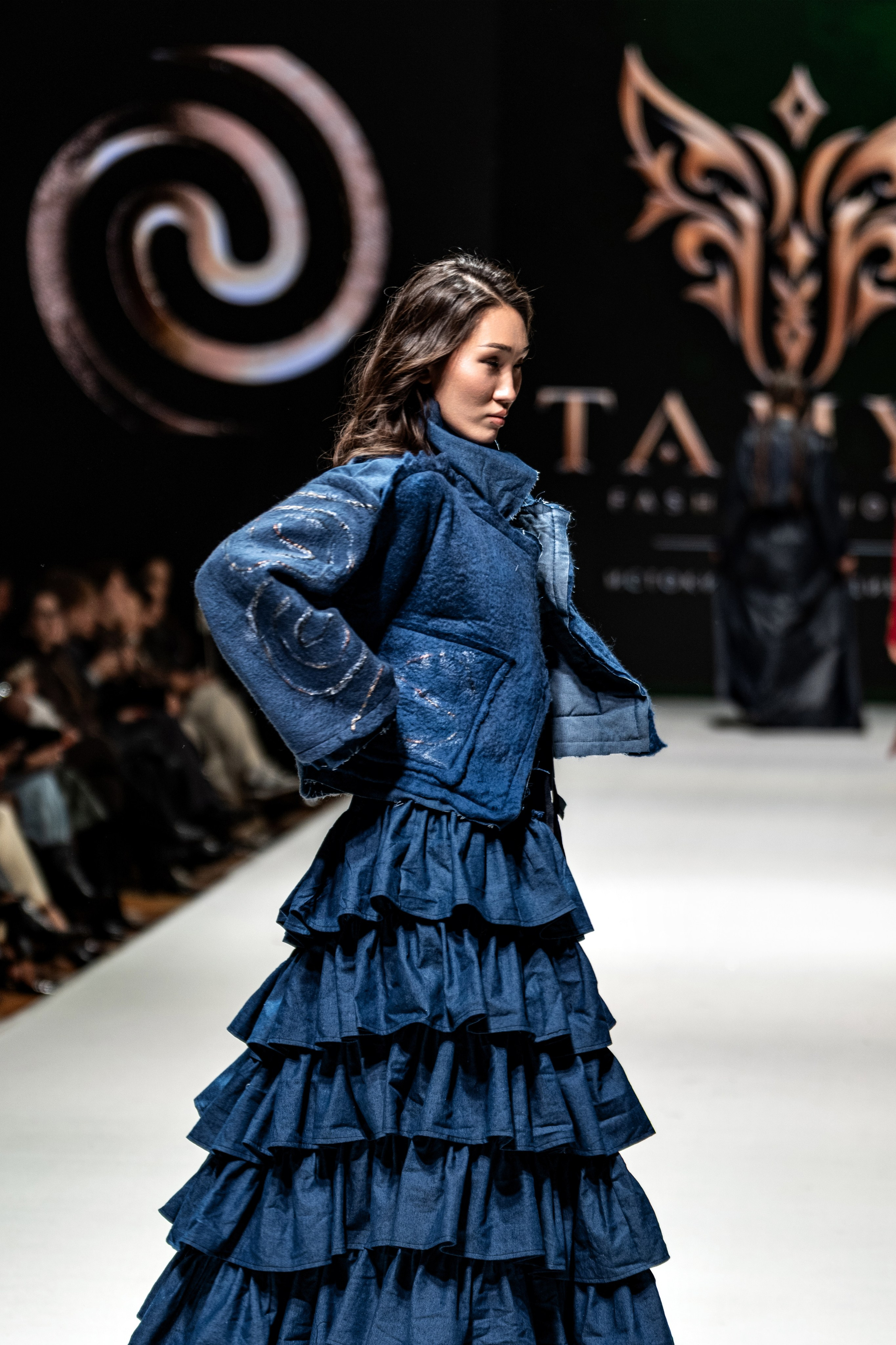 Fashion House TAMYR. Сайт Алматинского НЮ АРТ, будуар и фэшн фотографа Дениса Карпенко