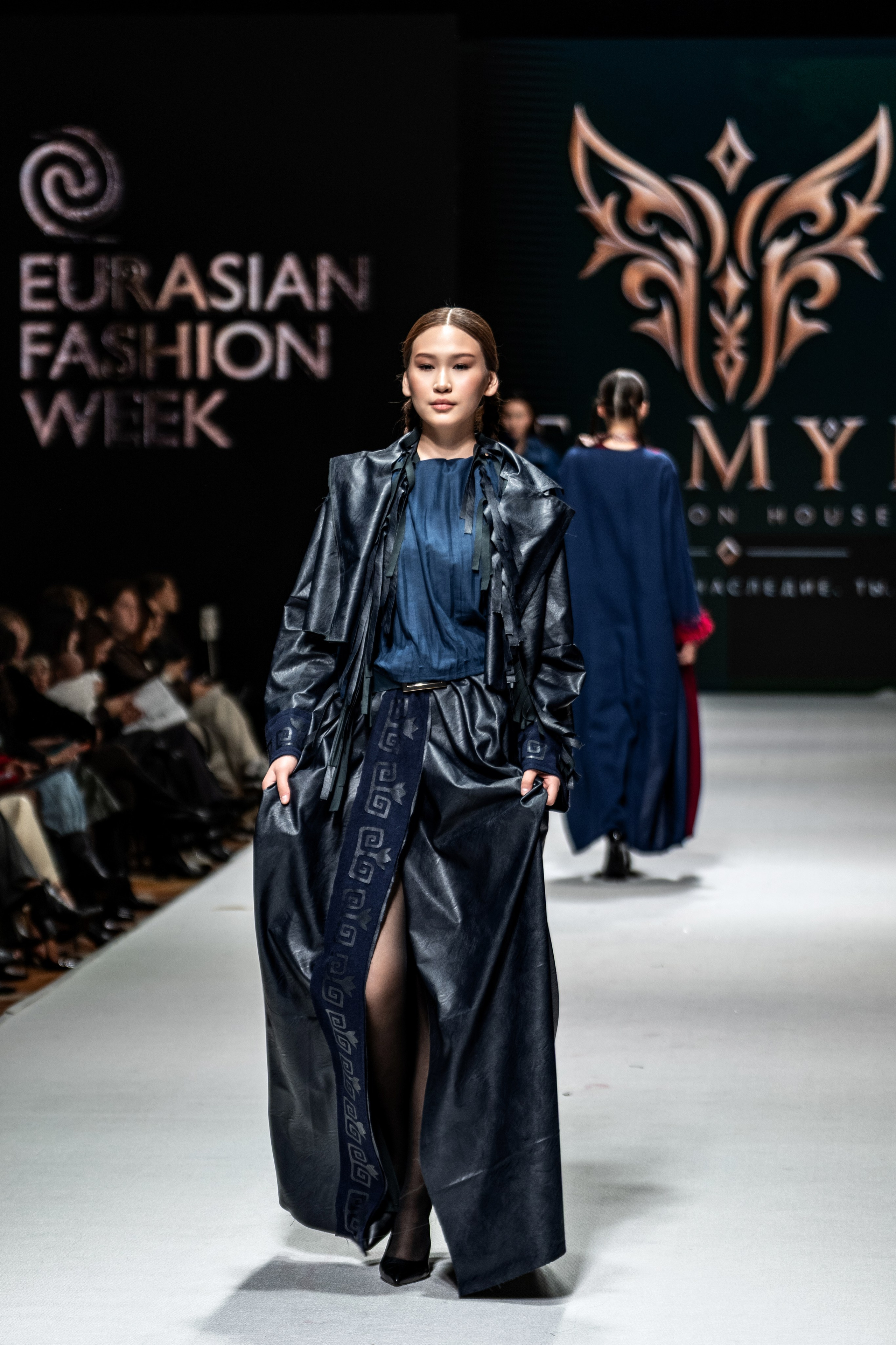 Fashion House TAMYR. Сайт Алматинского НЮ АРТ, будуар и фэшн фотографа Дениса Карпенко