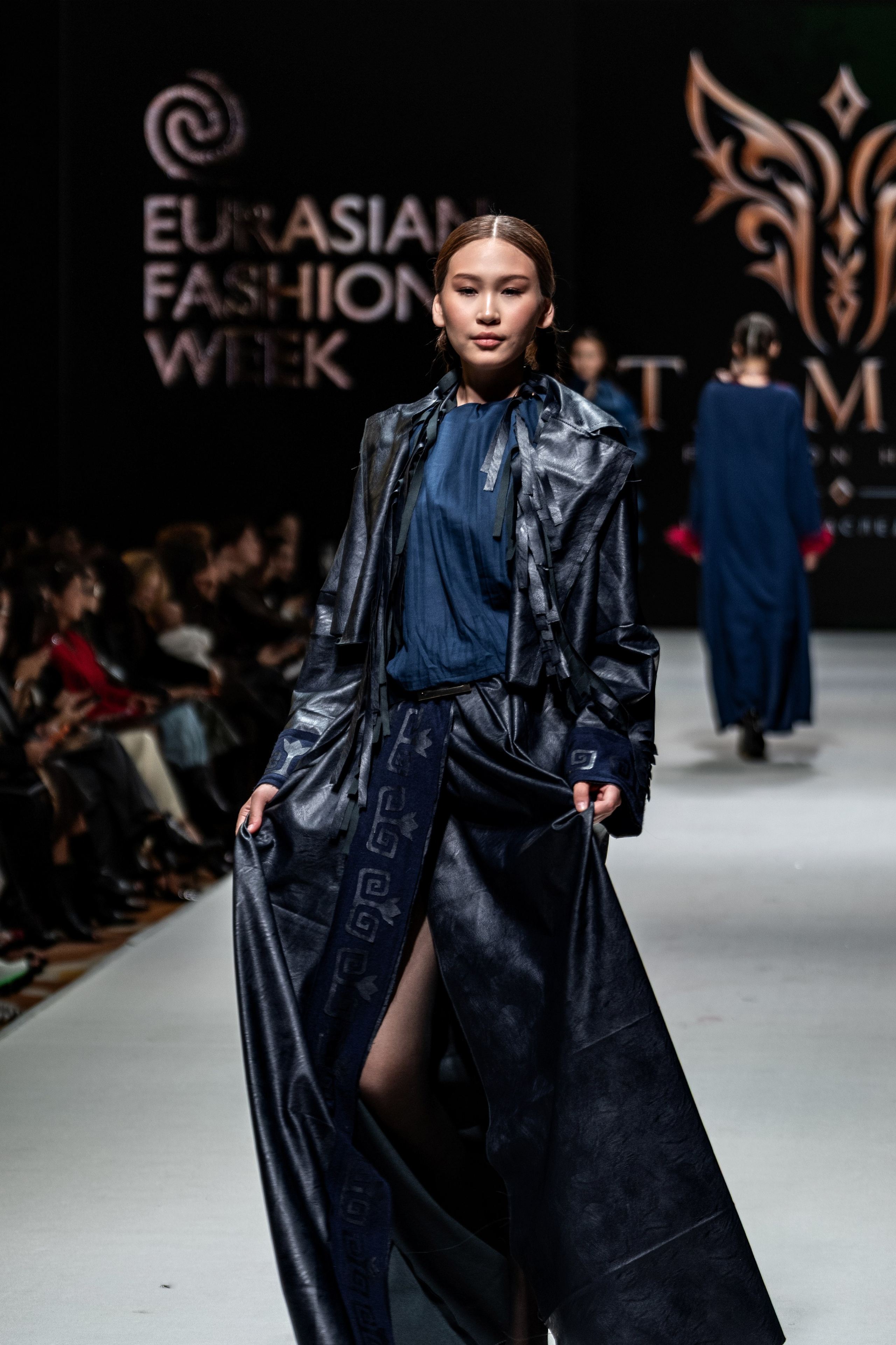 Fashion House TAMYR. Сайт Алматинского НЮ АРТ, будуар и фэшн фотографа Дениса Карпенко