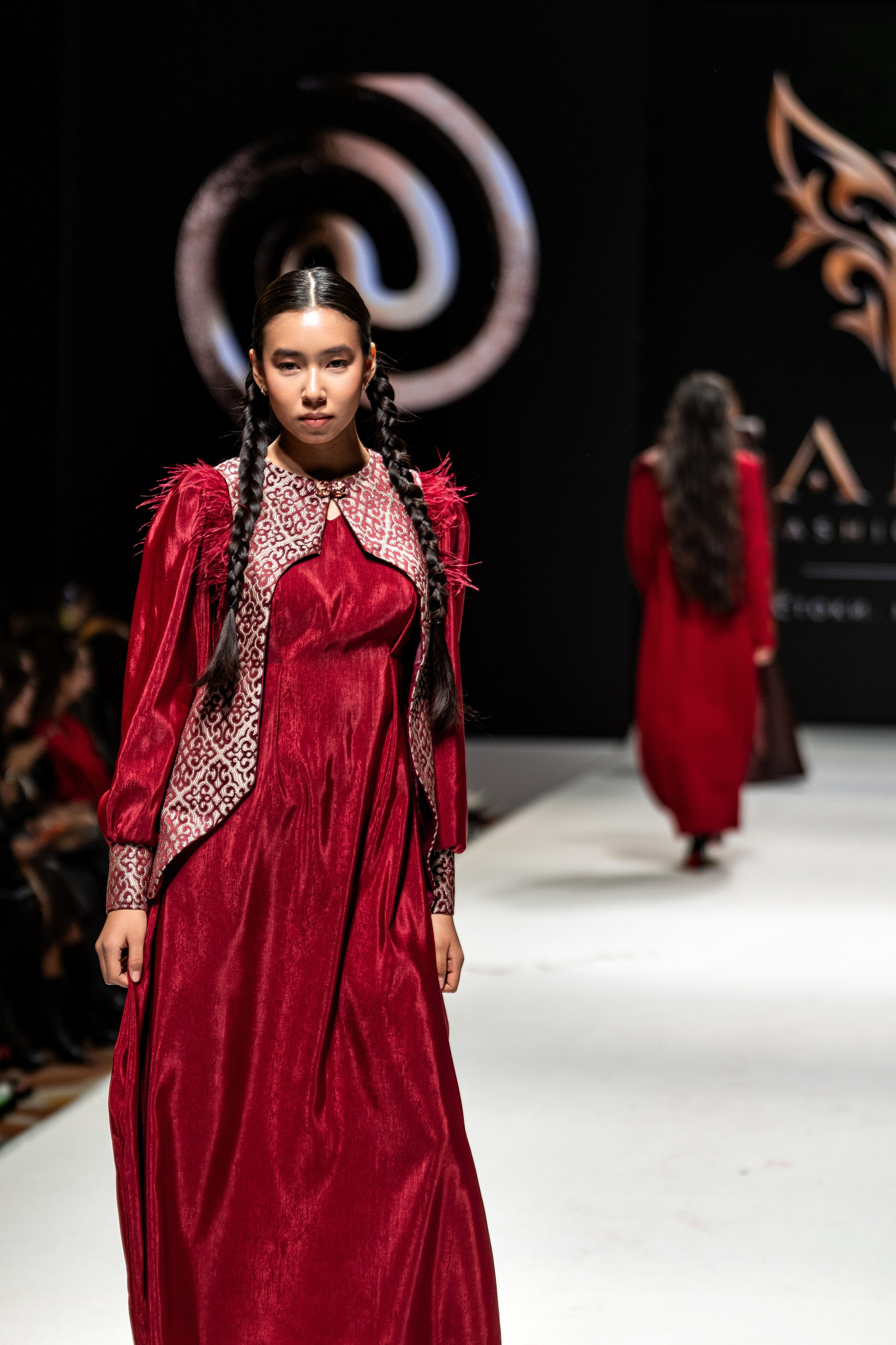 Fashion House TAMYR. Сайт Алматинского НЮ АРТ, будуар и фэшн фотографа Дениса Карпенко