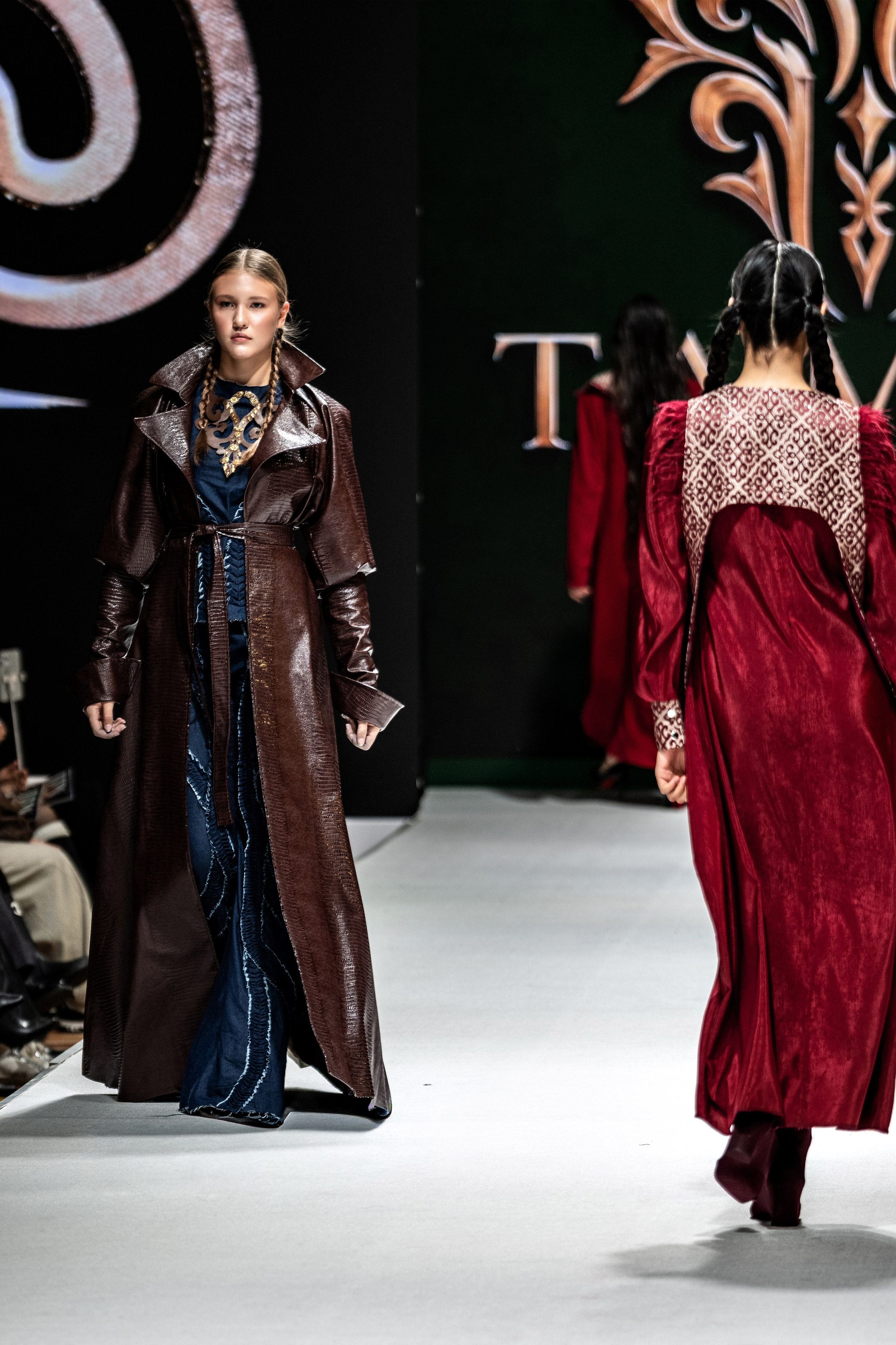 Fashion House TAMYR. Сайт Алматинского НЮ АРТ, будуар и фэшн фотографа Дениса Карпенко