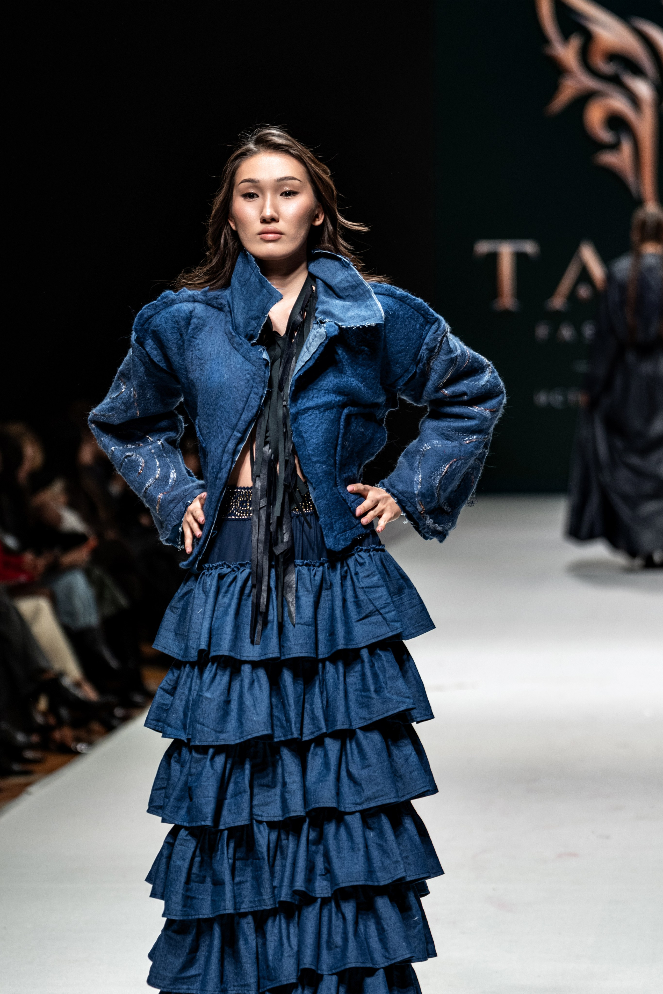 Fashion House TAMYR. Сайт Алматинского НЮ АРТ, будуар и фэшн фотографа Дениса Карпенко