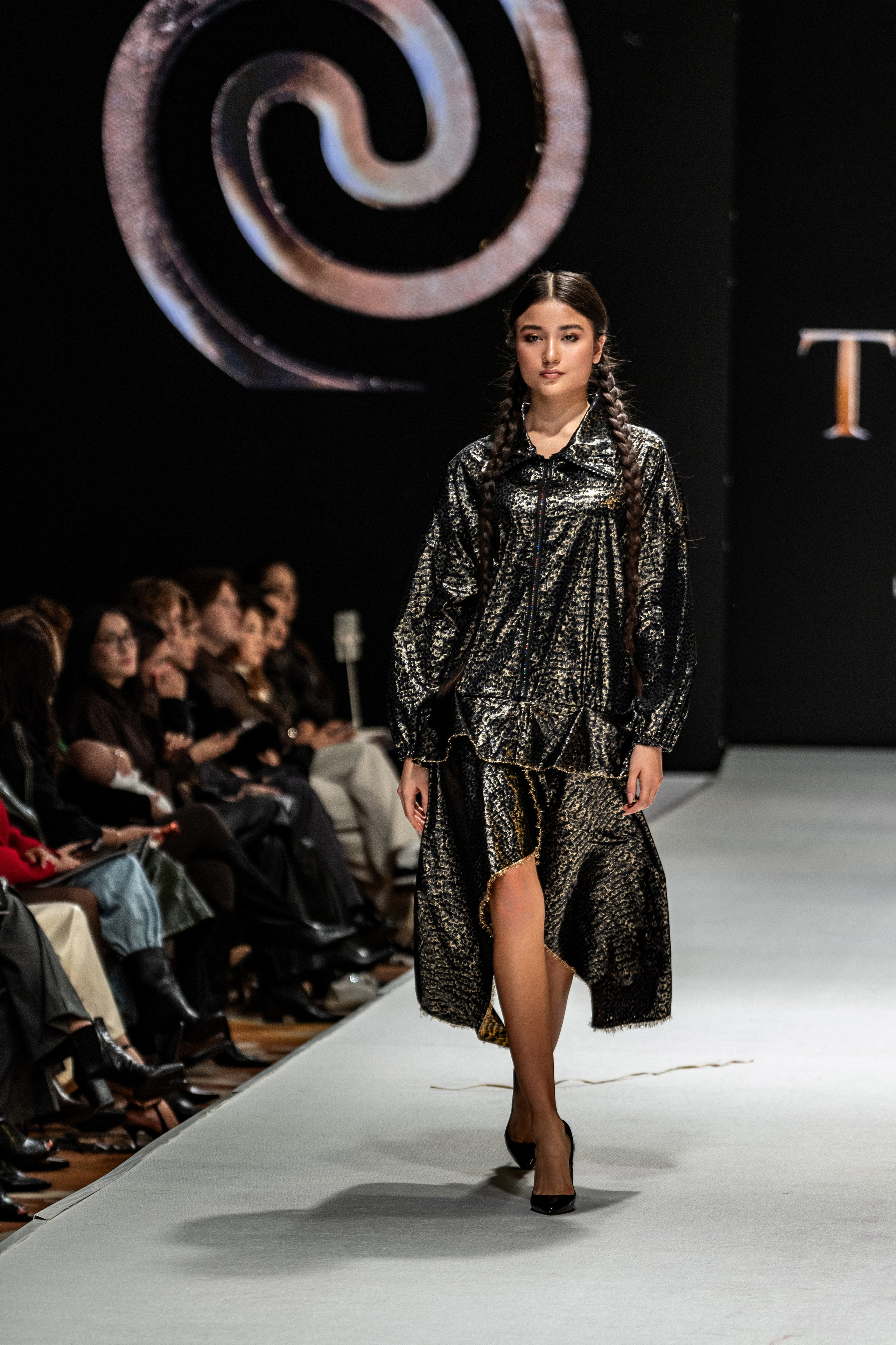 Fashion House TAMYR. Сайт Алматинского НЮ АРТ, будуар и фэшн фотографа Дениса Карпенко