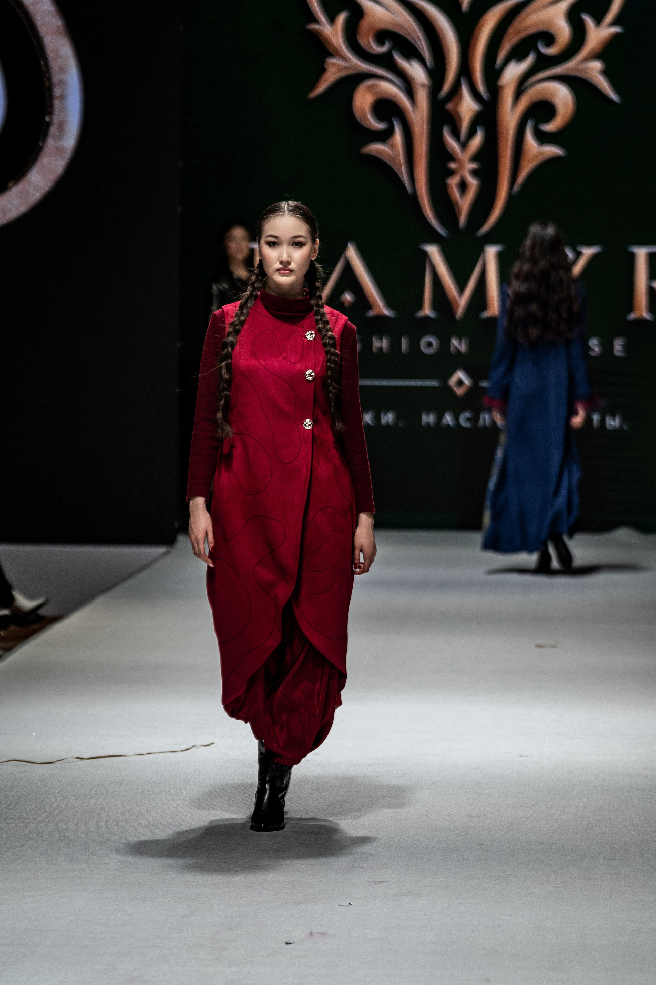 Fashion House TAMYR. Сайт Алматинского НЮ АРТ, будуар и фэшн фотографа Дениса Карпенко