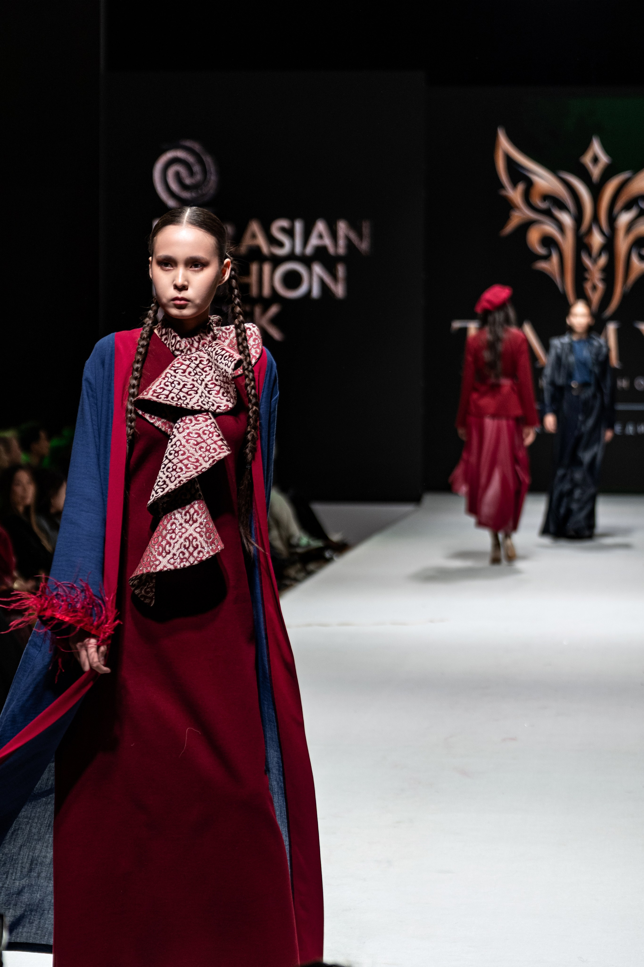 Fashion House TAMYR. Сайт Алматинского НЮ АРТ, будуар и фэшн фотографа Дениса Карпенко