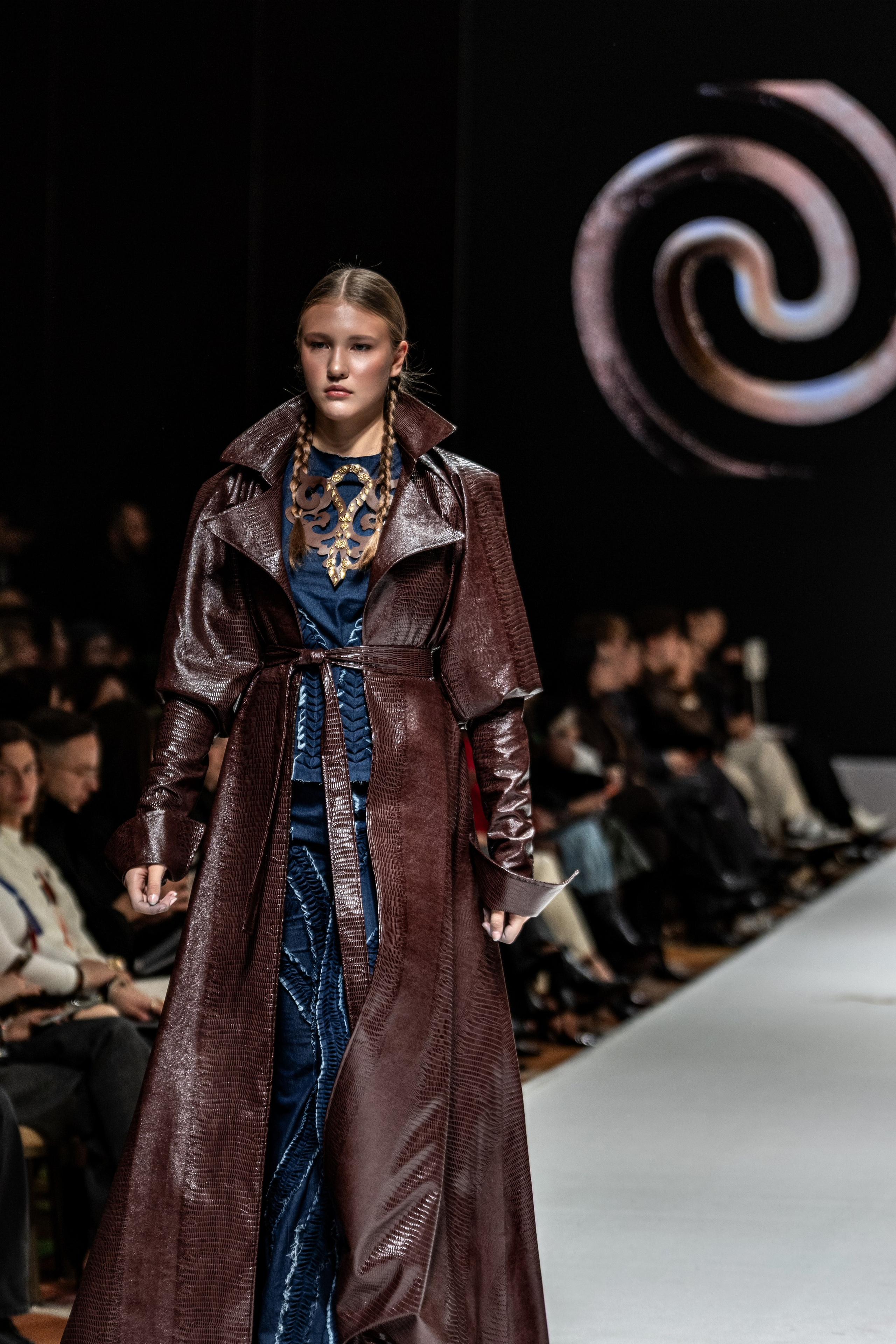 Fashion House TAMYR. Сайт Алматинского НЮ АРТ, будуар и фэшн фотографа Дениса Карпенко