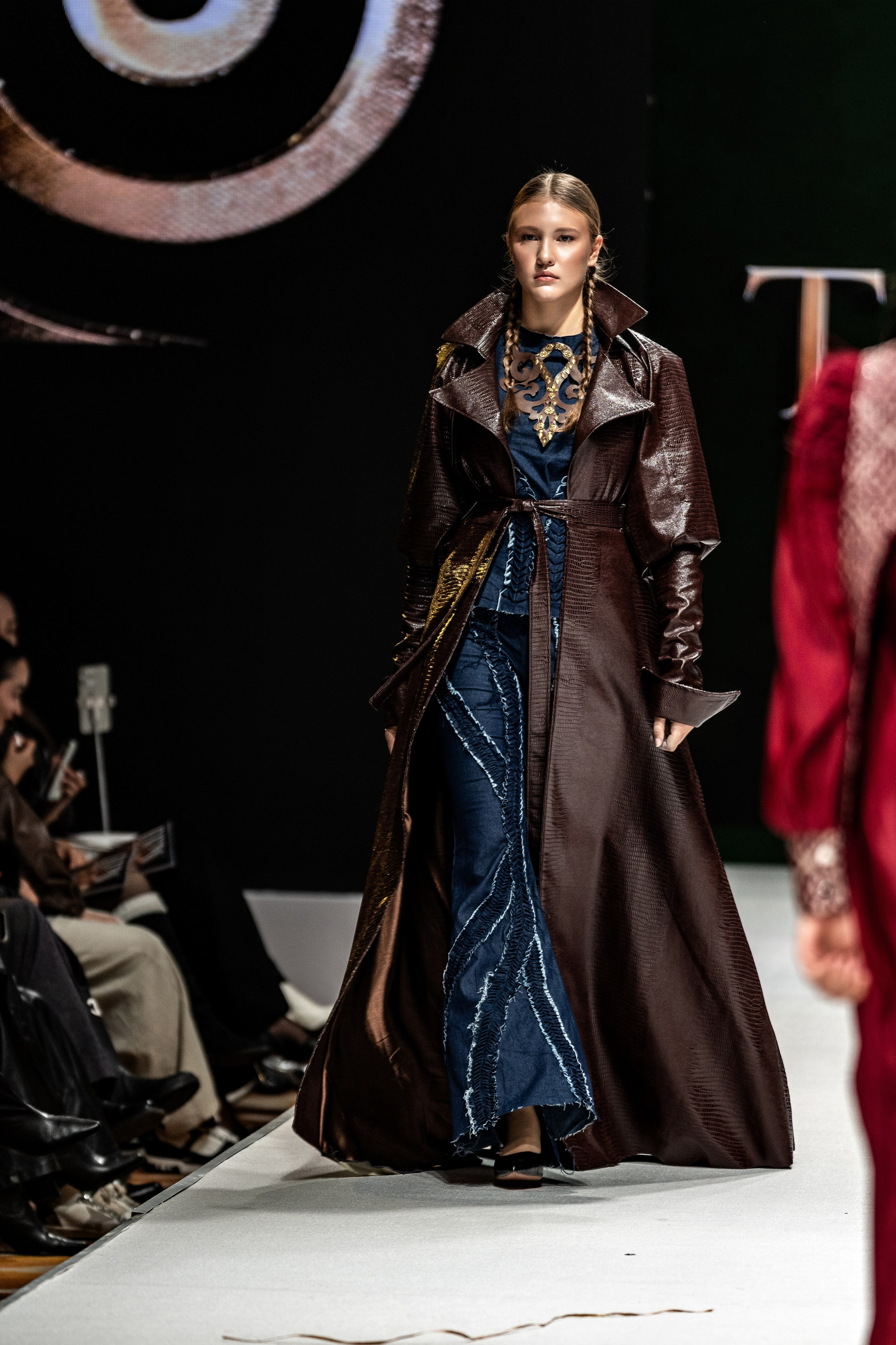 Fashion House TAMYR. Сайт Алматинского НЮ АРТ, будуар и фэшн фотографа Дениса Карпенко