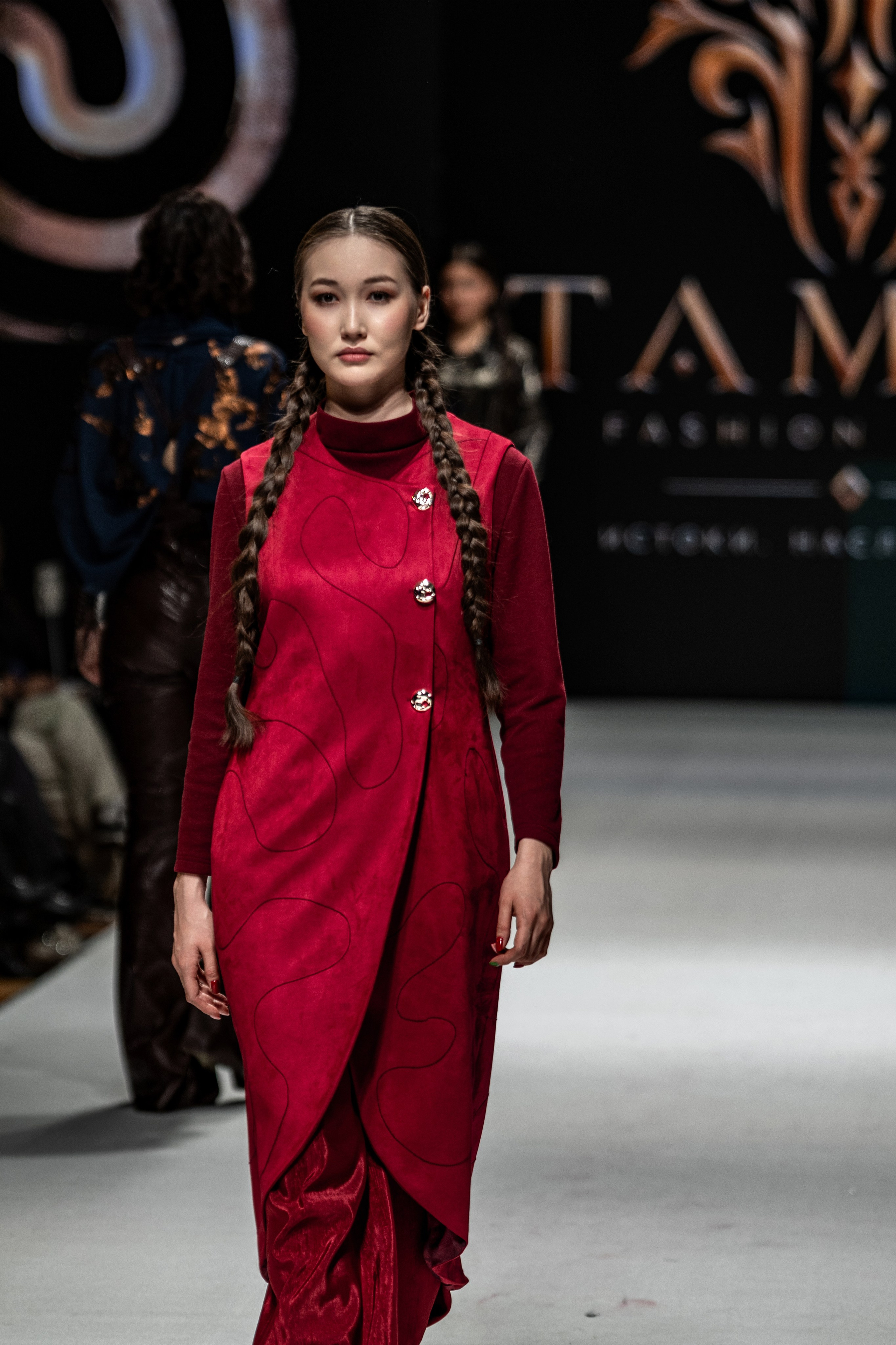 Fashion House TAMYR. Сайт Алматинского НЮ АРТ, будуар и фэшн фотографа Дениса Карпенко