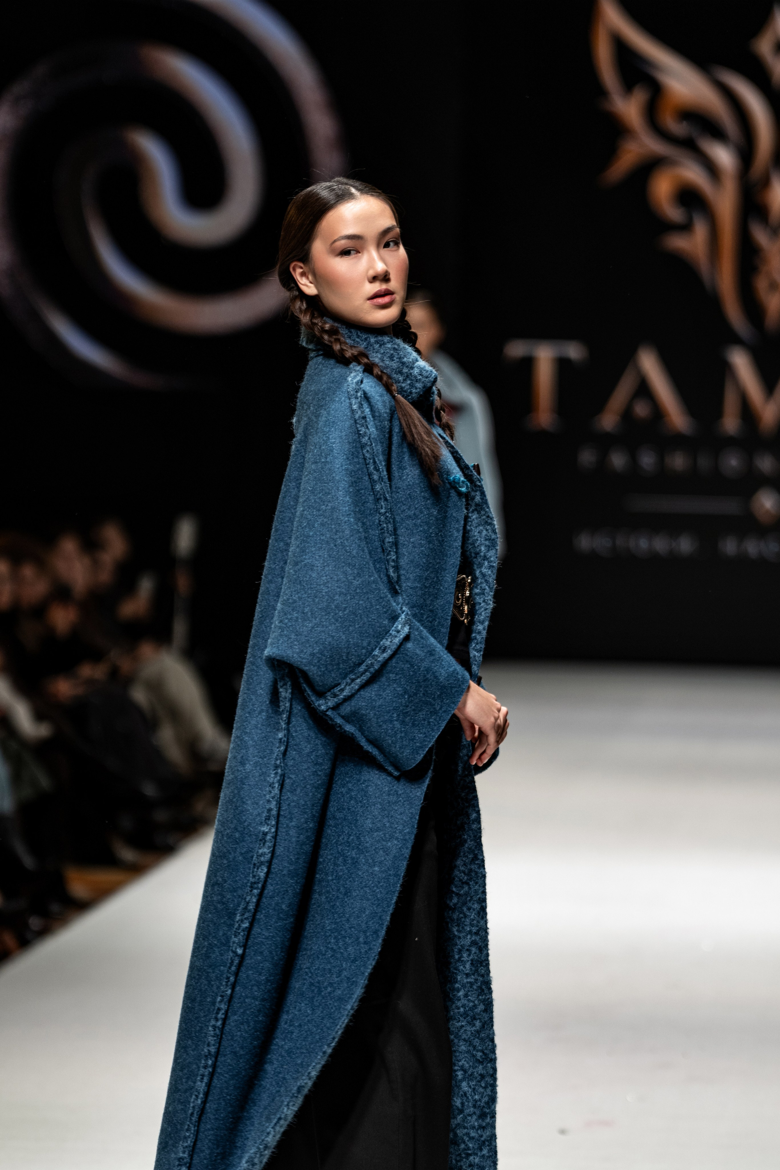 Fashion House TAMYR. Сайт Алматинского НЮ АРТ, будуар и фэшн фотографа Дениса Карпенко