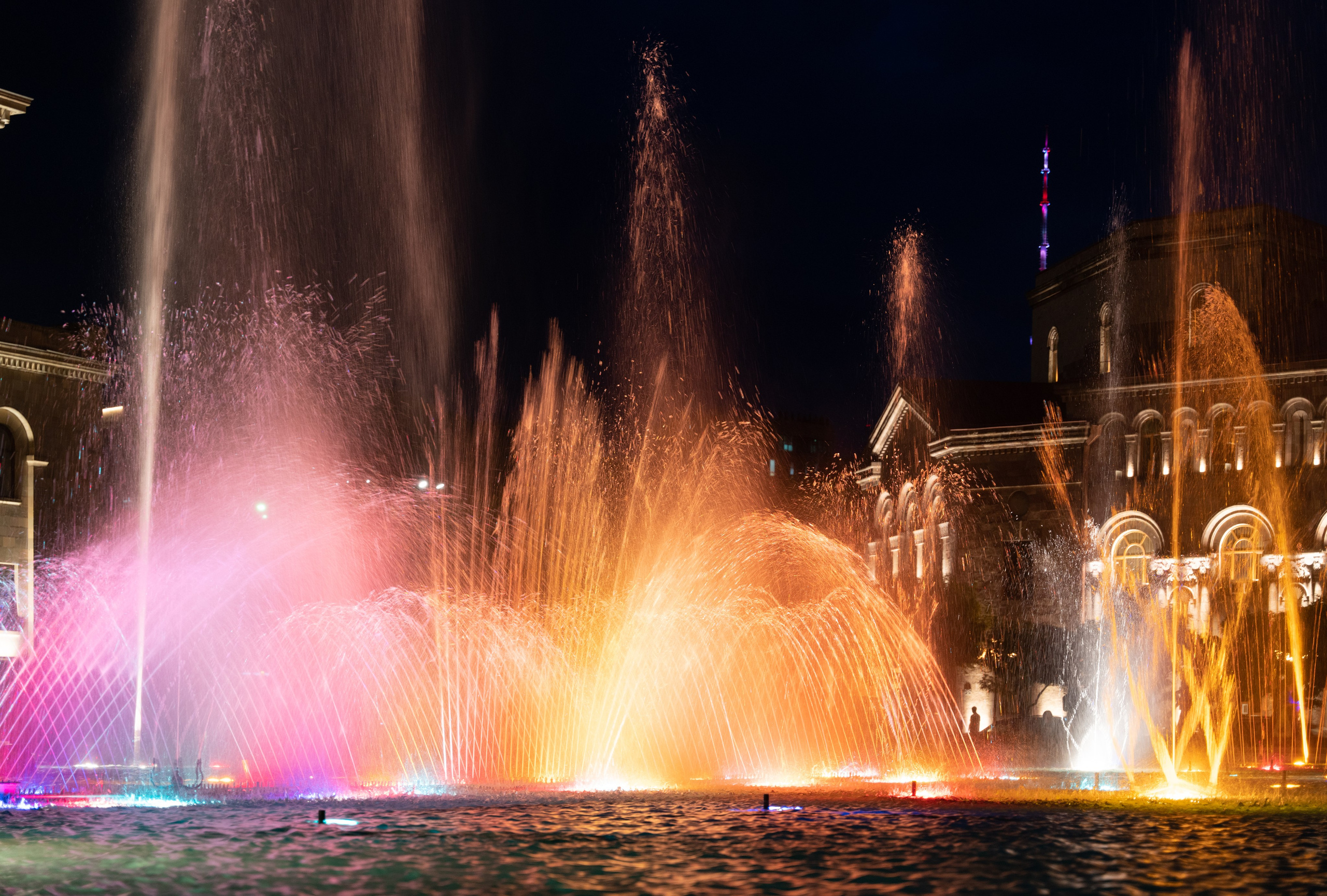 ЕРЕВАН. ПОБУДЬ ЗДЕСЬ И ЦЕЛЕЕ БУДЕТ ЭТОТ МИР