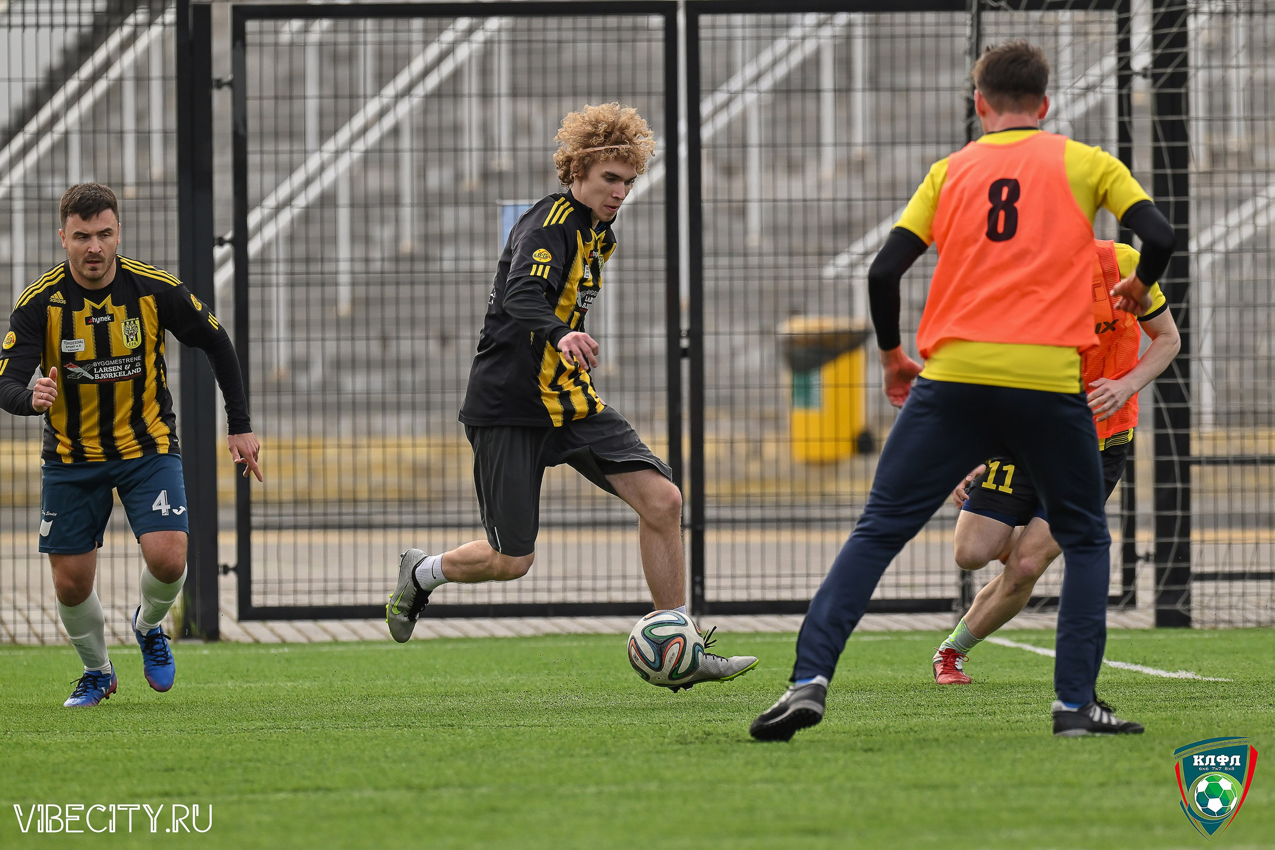 XX ЧЕМПИОНАТ КАЛИНИНГРАДСКОЙ ЛФЛ КАНЦМАРКЕТ39 сезона 2024–2025 гг. VIBECITY.RU Вайб Сити Ру Фоторепортажи Фотоотчеты Калининград