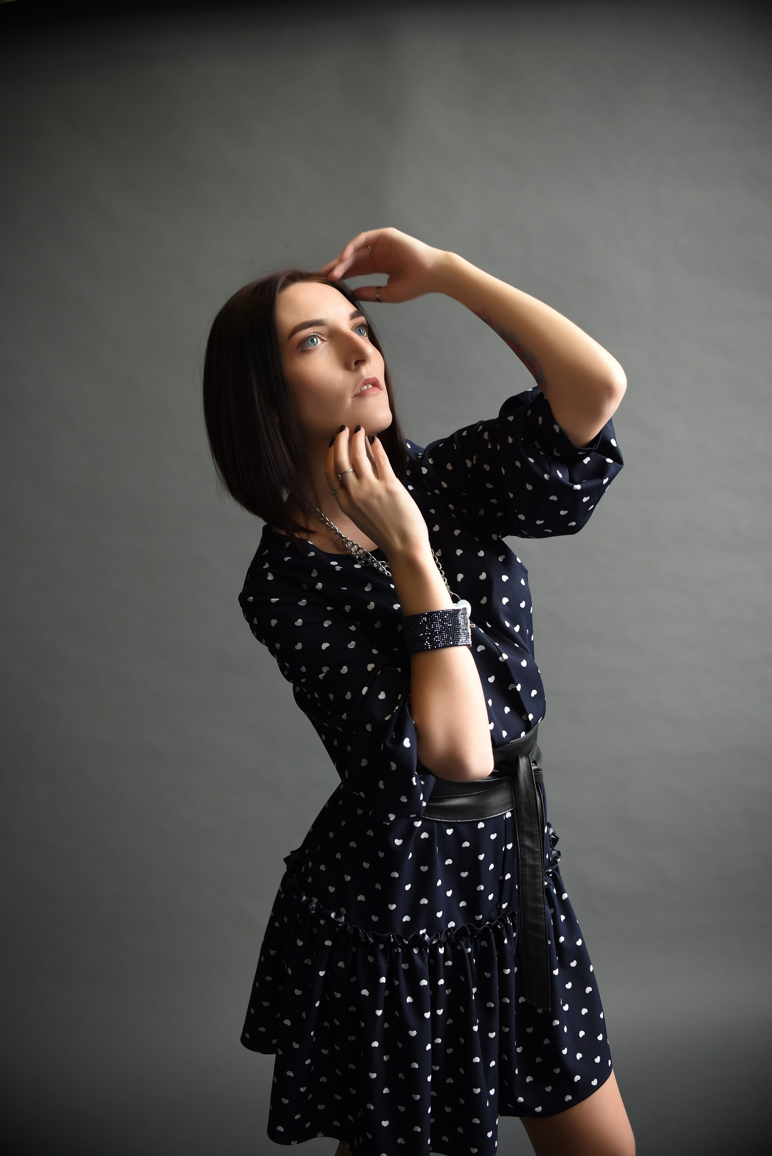 Индивидуальная студийная. Свадебный, семейный, детский, контент фотограф в Омске Максим Ильин