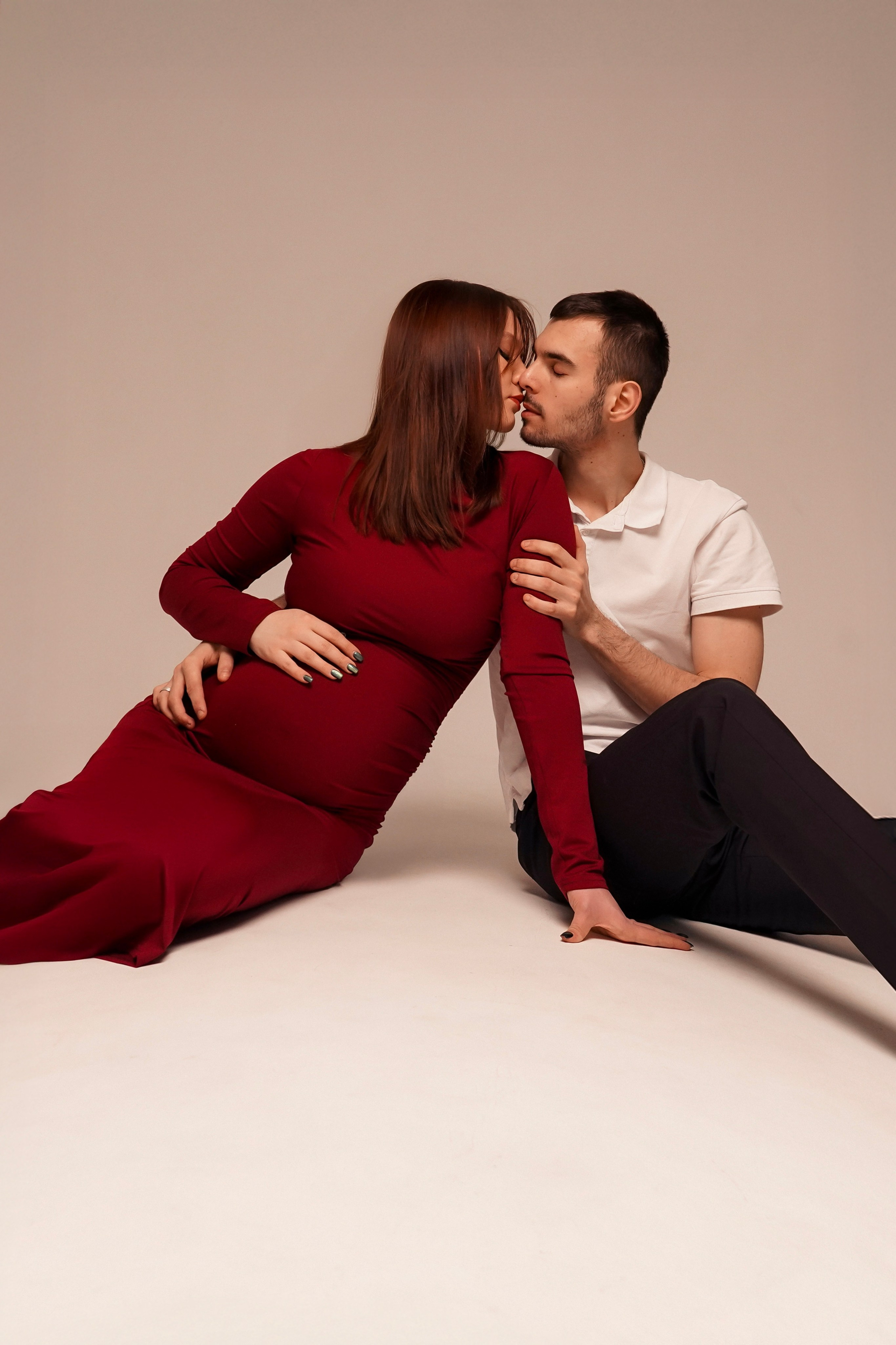 Съемка беременности на циклораме. Диана и Вадим. Анна, фотограф Москва, Зеленоград