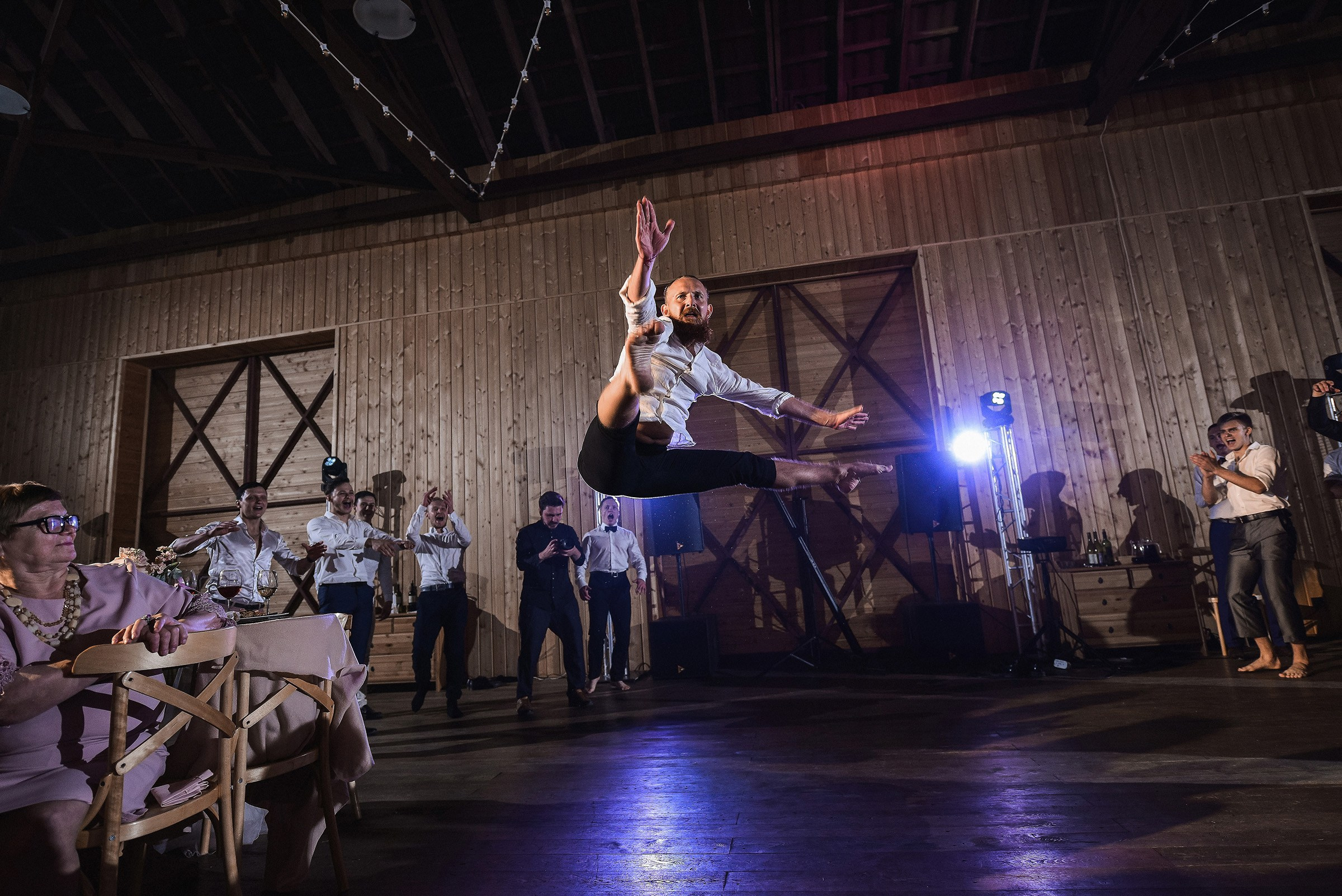 🌄 Демьян и Катя — свадьба в нацпарке "Столбы" | Веселый банкет и эпичные фото на скалах. 📸 Свадебный и семейный фотограф в Красноярске Тихомиров Евгений | 17 лет опыта | 800+ свадеб