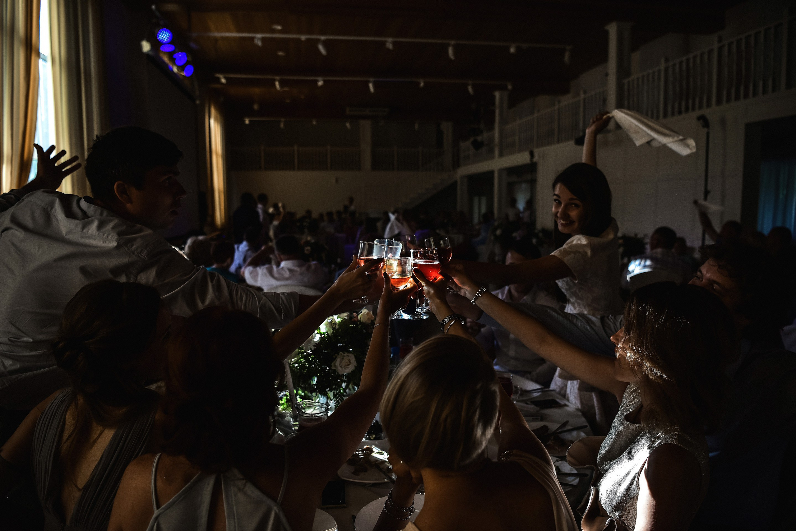 💐 Радик и Яна — душевная загородная свадьба в Villatic | Теплые фото под Красноярском. 📸 Свадебный и семейный фотограф в Красноярске Тихомиров Евгений | 17 лет опыта | 800+ свадеб