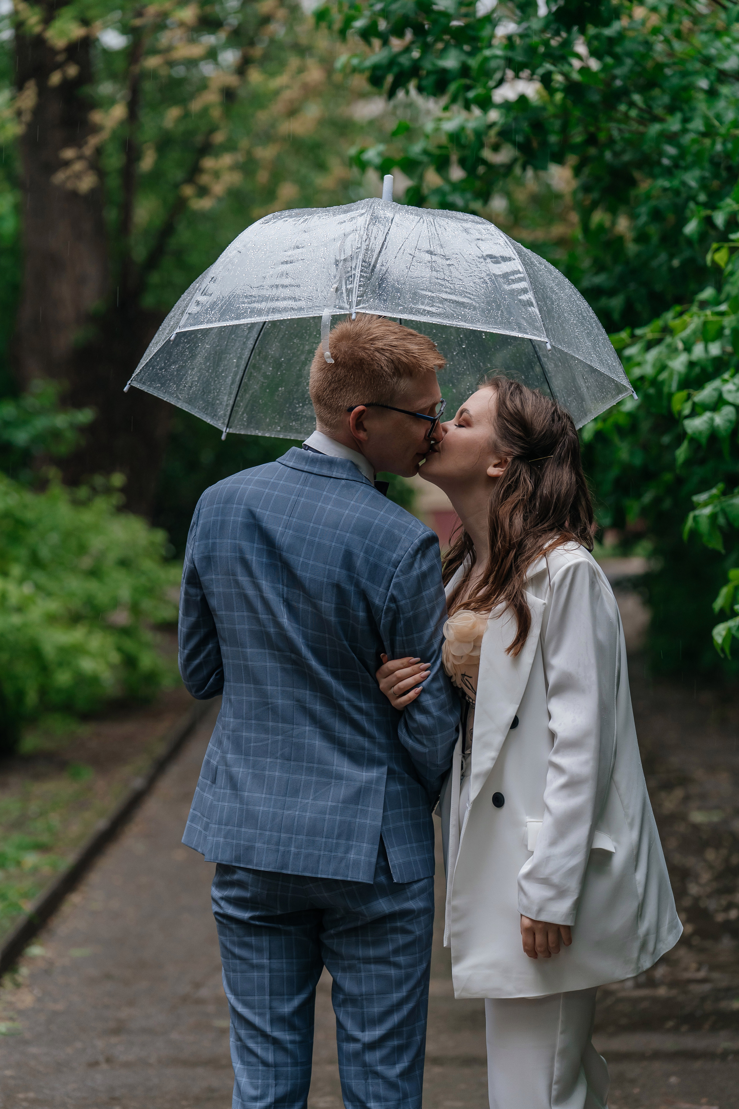 Андрей и Елизаветта прогулка в дождь. Lokos.pro Ник Соколов Фото и Видео Москва/Ростов-на-Дону