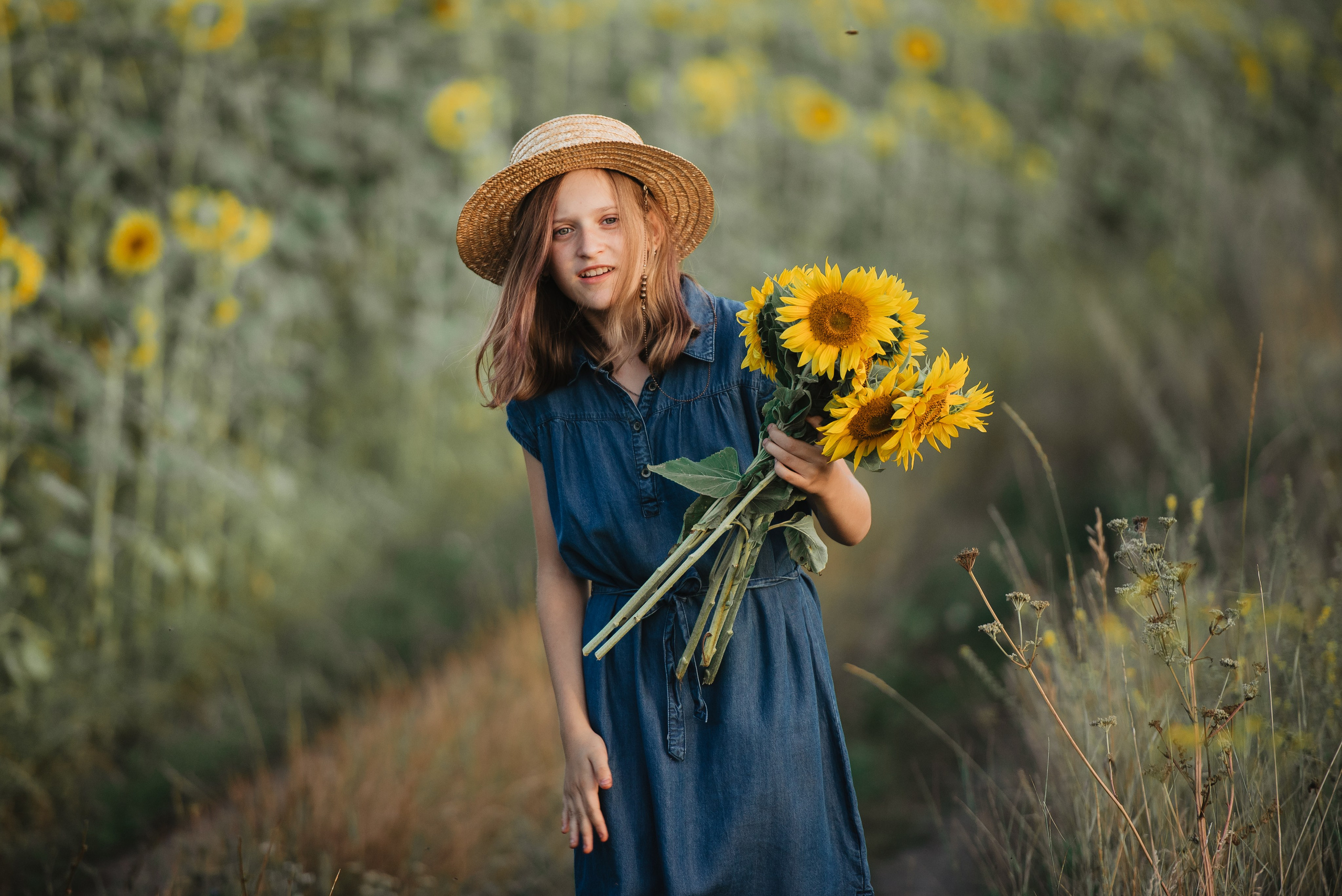 Прогулка в подсолнухах. Семейный Фотограф в Москве Ирина Хохлова