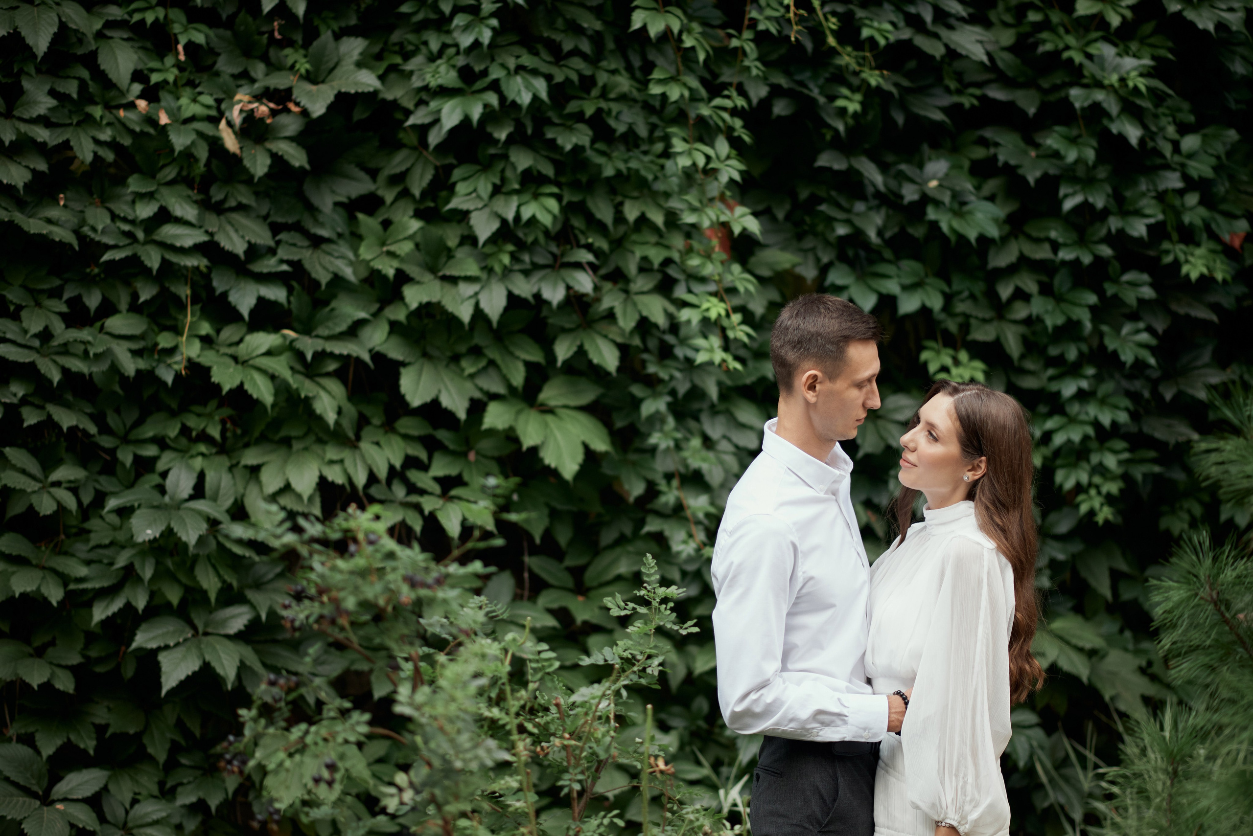 Плющевая стена. Свадебный фотограф Александр Браво