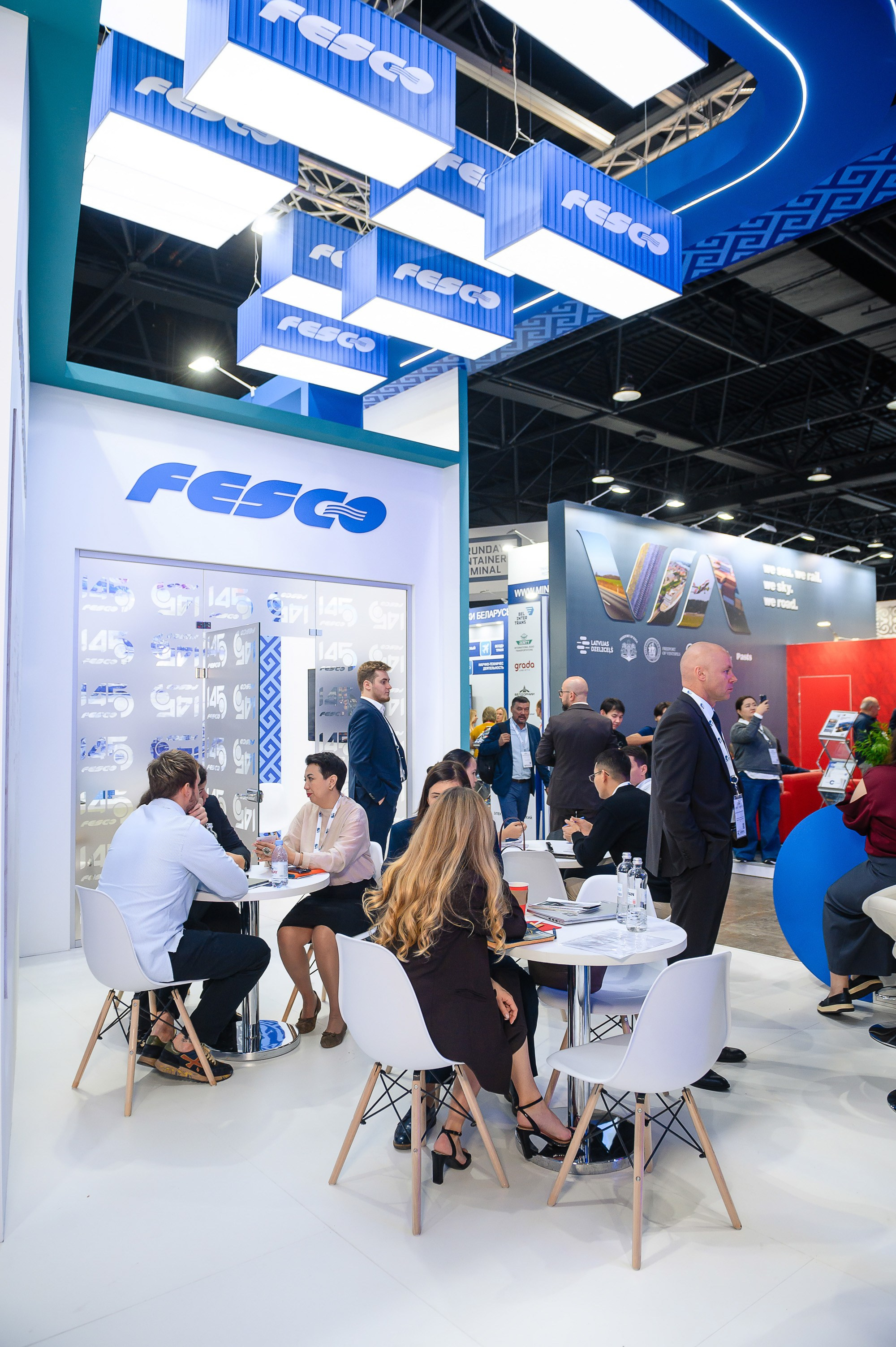 Компания Fesco на выставке TransLogistica Kazakhstan 2025. Интерьерный и репортажный фотограф в Алматы