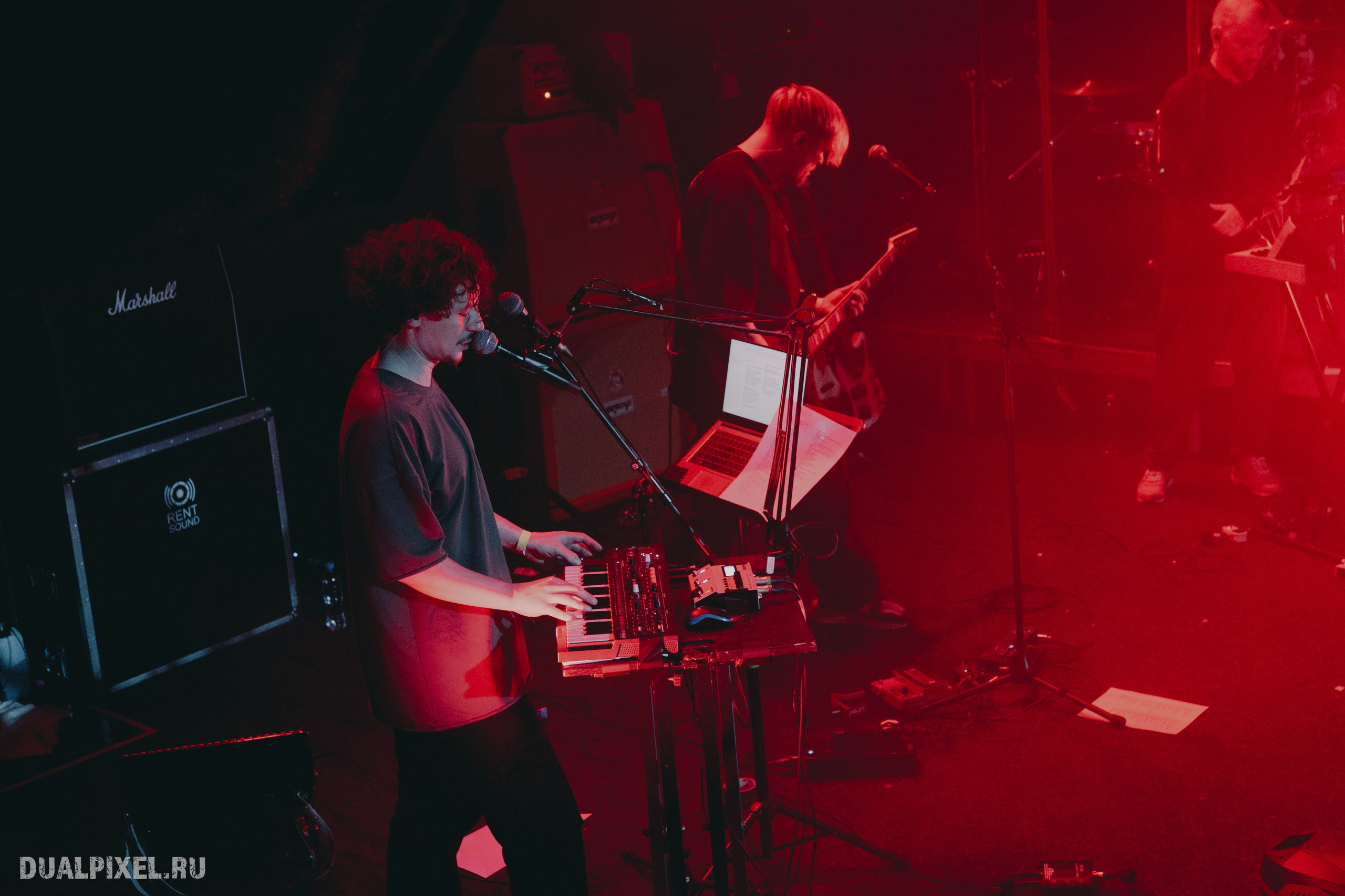 DenDerty концерт в Москве 30.03.2025. Магия музыки в кадре: Концертная Фотография