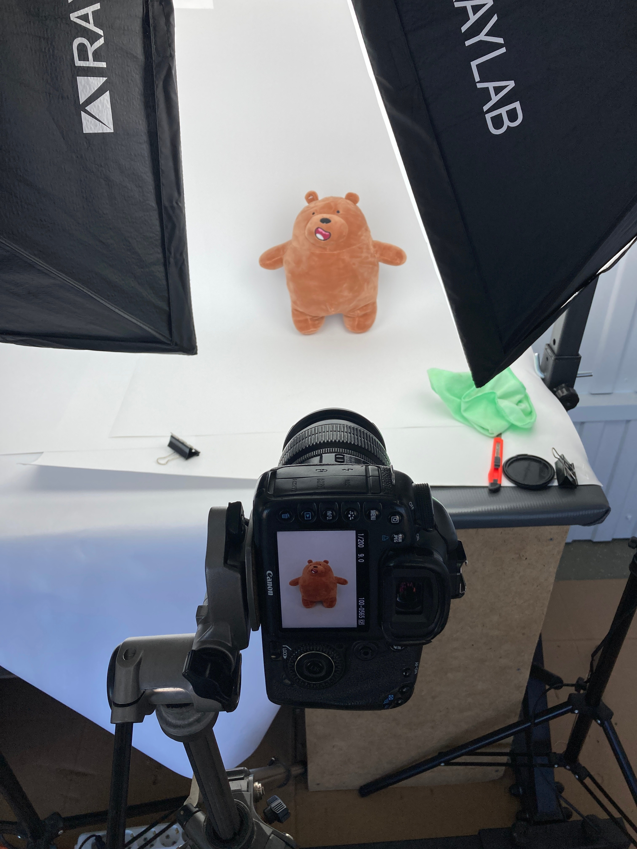 Backstage. Предметный фотограф в Симферополе Антон Катунин