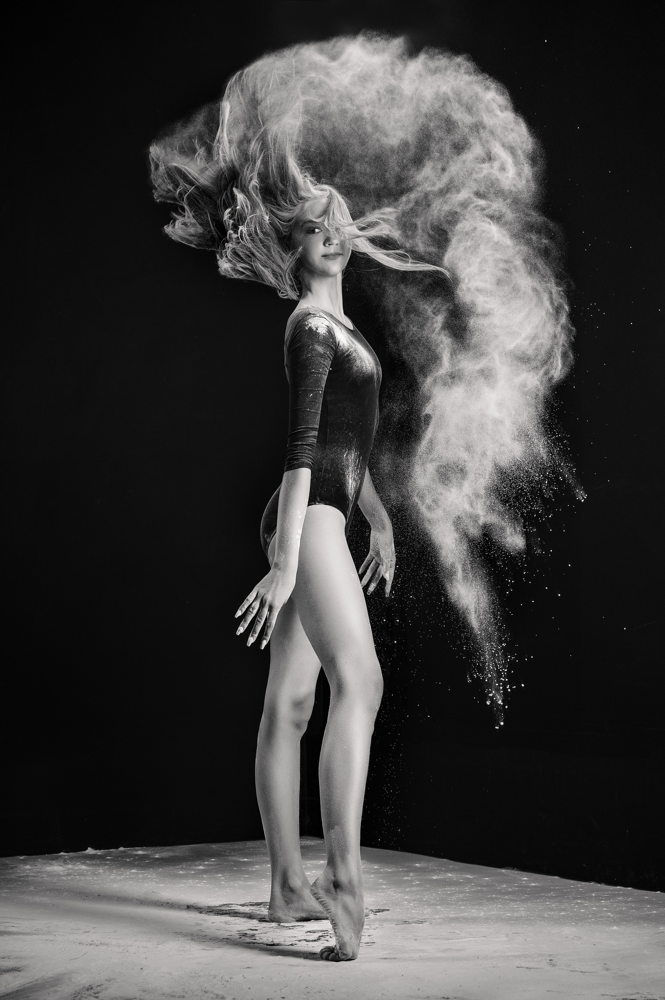 Фотосессия с мукой. Фотограф Евгения Соколова