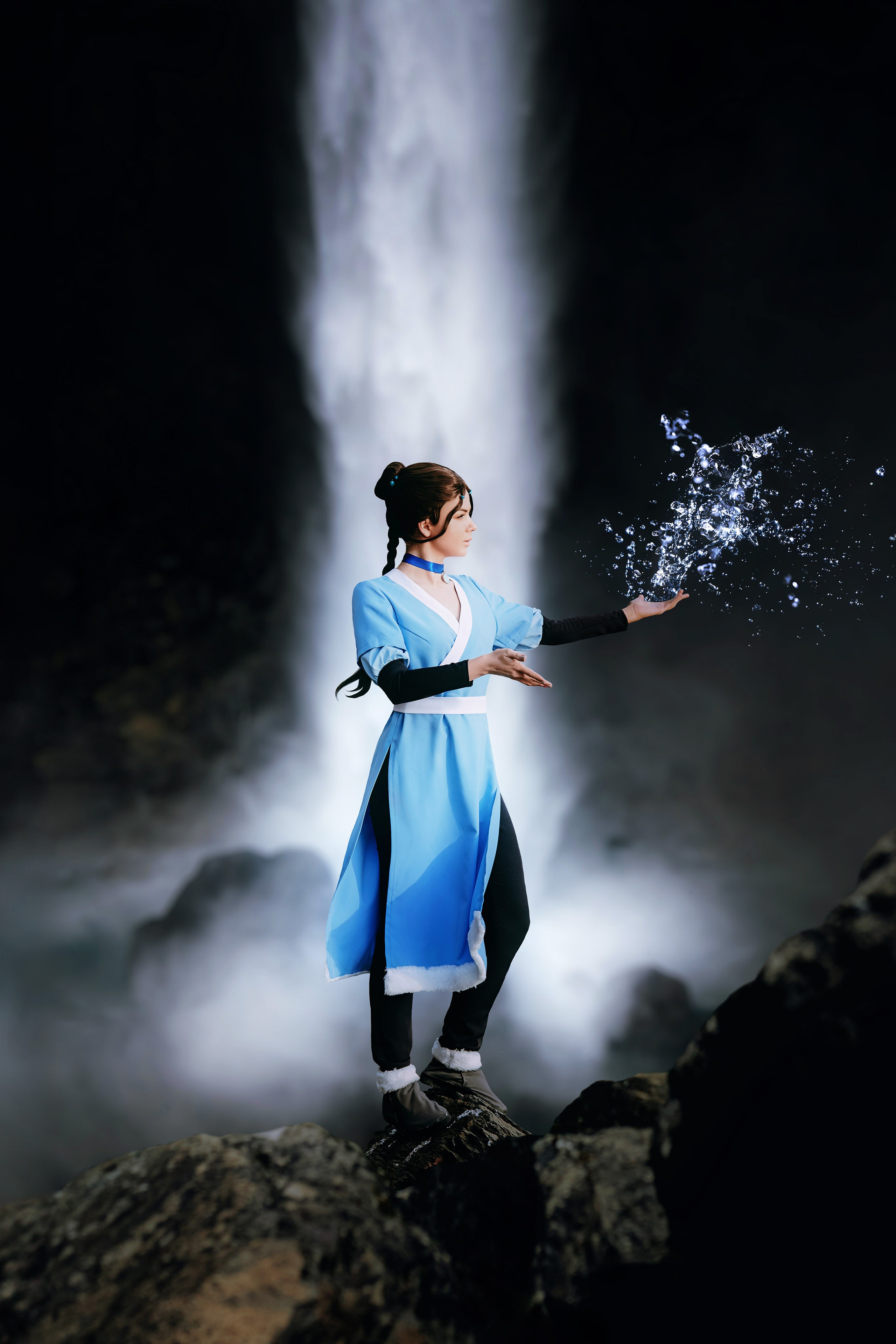 Аватар - косплей фотосессия на фоне водопада