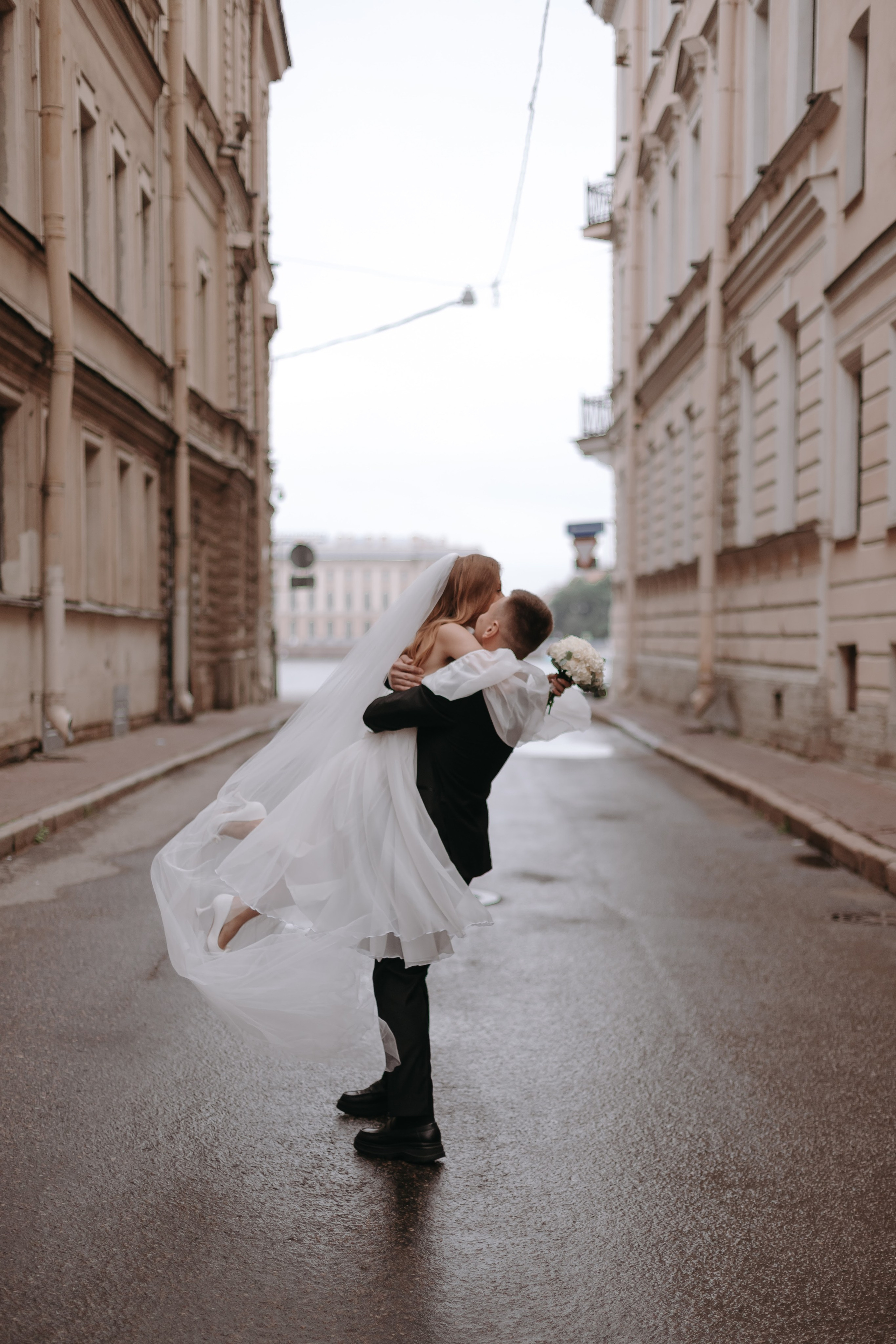 Дождь, жара и Эрмитаж. Свадебный и семейный фотограф Арина Кулёва